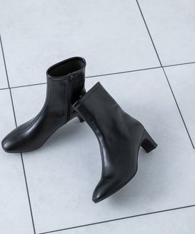 【ナチュラル ビューティー ベーシック/NATURAL BEAUTY BASIC】 ストレッチショートブーツ人気、トレンドファッション・服の通販 founy(ファニー) 雑誌掲載アイテム Magazine Items ファッション雑誌 Fashion Magazines オッジ Oggi ファッションモデル・俳優・女優 Models 女性 Women 朝比奈彩 Asahina Aya ファッション Fashion レディースファッション WOMEN 12月号 December Issue コーティング Coating ショート Short シルバー Silver ジャージ Jersey ストレッチ Stretch バランス Balance フェイクレザー Faux Leather ライニング Lining 定番 Standard 雑誌 Magazine |ID:prp329100004173702