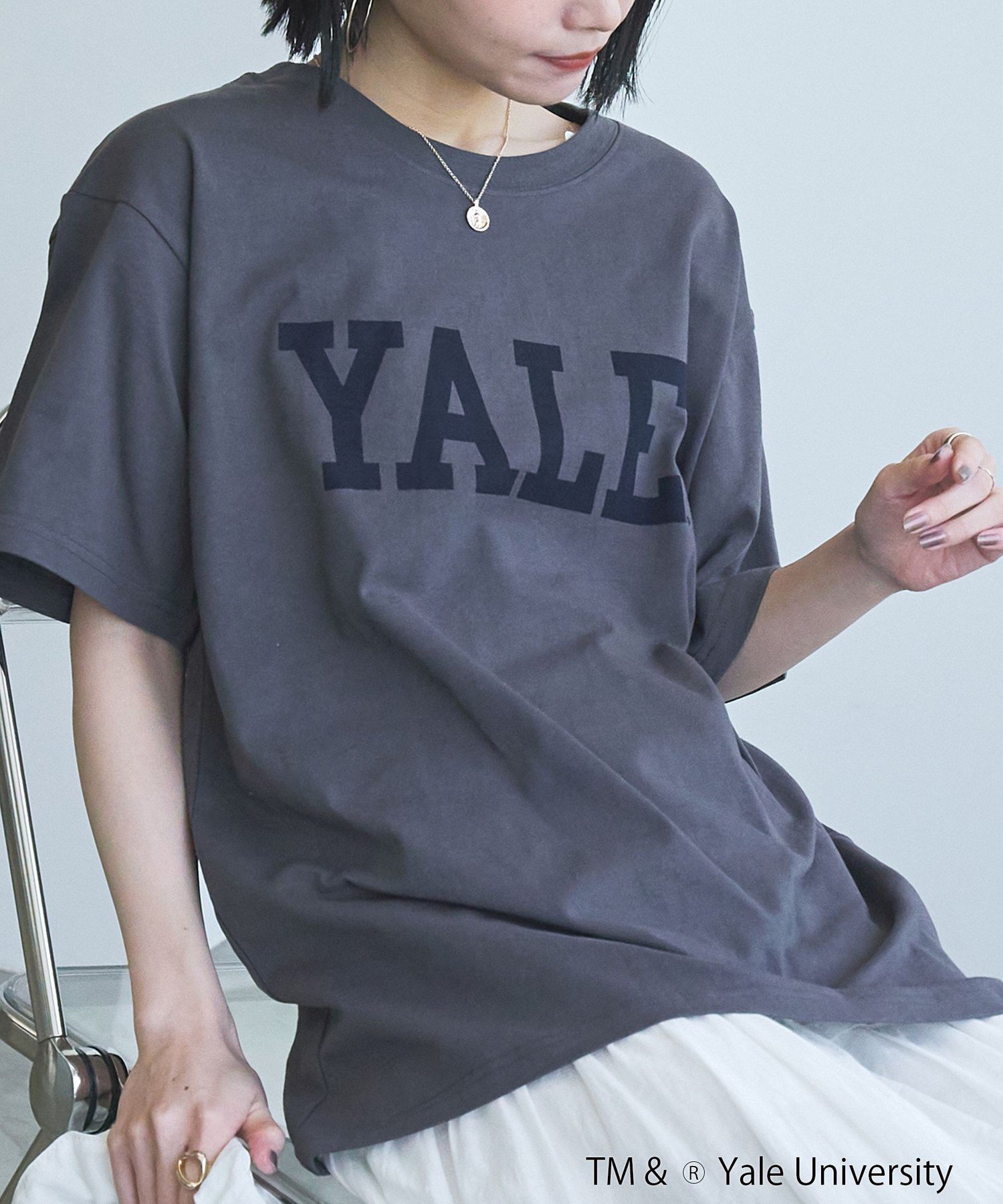 【コーエン/COEN】のYALE別注ロゴプリントバック刺繍Tシャツ インテリア・キッズ・メンズ・レディースファッション・服の通販 founy(ファニー) 　ファッション　Fashion　レディースファッション　WOMEN　トップス・カットソー　Tops/Tshirt　シャツ/ブラウス　Shirts/Blouses　ロング / Tシャツ　T-Shirts　バッグ　Bag　アイビー　Ivy　シンプル　Simple　プリント　Print　ベーシック　Basic　ボトム　Bottom　別注　Special Order　リラックス　Relax　ワンポイント　One Point　おすすめ　Recommend　DK.GRAY|ID: prp329100004180771 ipo3291000000029189054