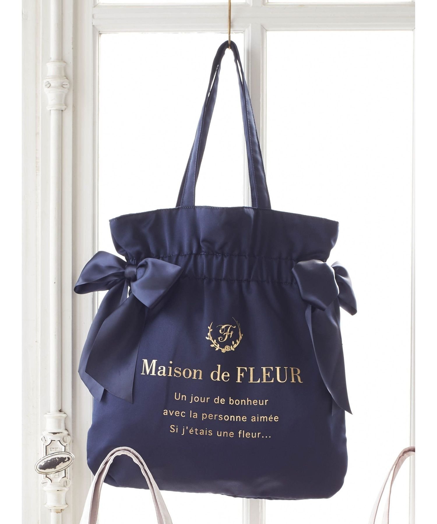 【メゾンドフルール/Maison de FLEUR】のダブルリボンギャザートートバッグ 人気、トレンドファッション・服の通販 founy(ファニー) 　ファッション　Fashion　レディースファッション　WOMEN　バッグ　Bag　2024年　2024　2024-2025秋冬・A/W　Aw/Autumn/Winter/Fw/Fall/2024-2025　 other-1|ID: prp329100004181184 ipo3291000000029538525