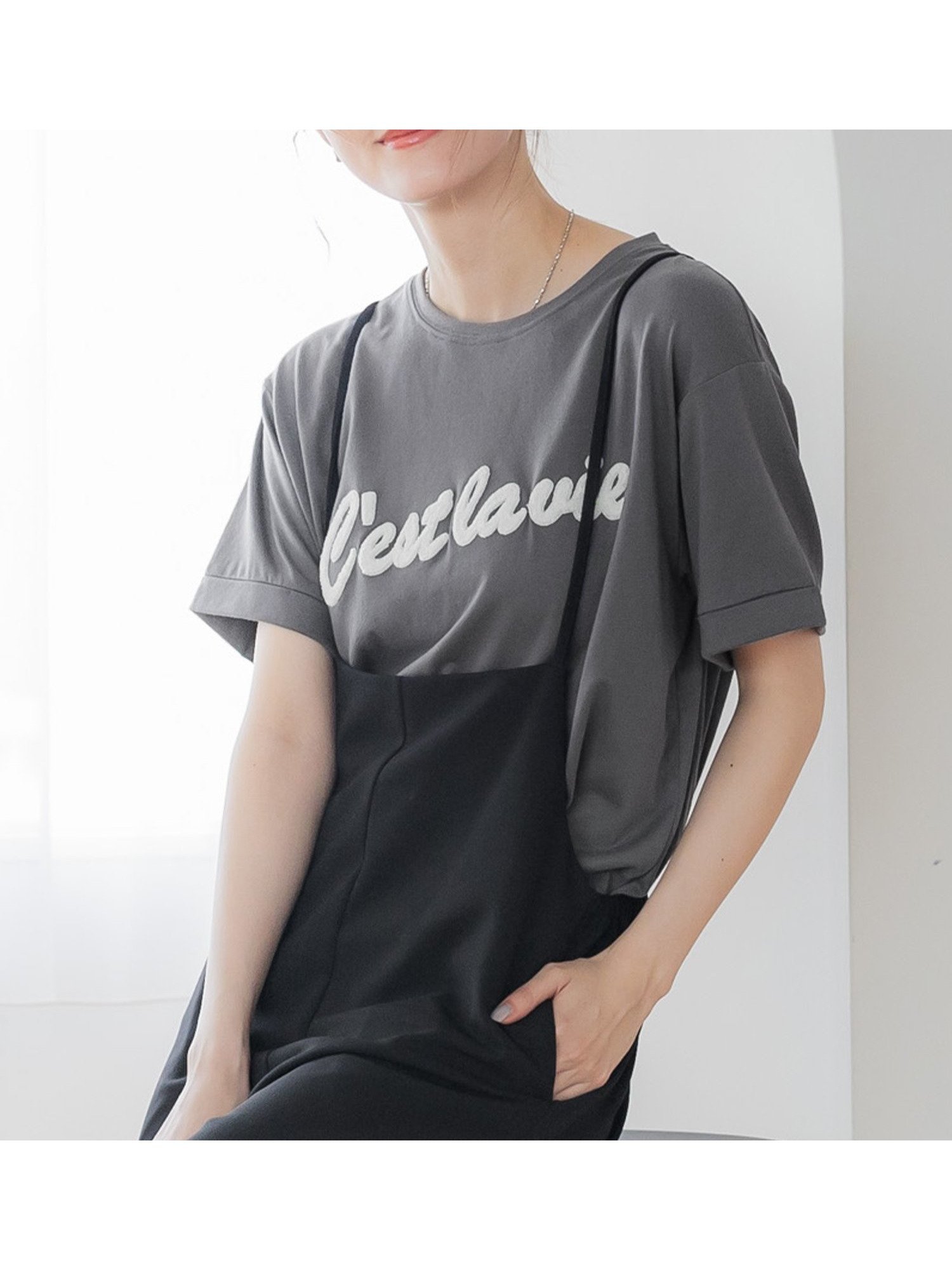 【コカ/COCA】のロールアップスリーブ刺繍Tシャツ インテリア・キッズ・メンズ・レディースファッション・服の通販 founy(ファニー) 　ファッション　Fashion　レディースファッション　WOMEN　トップス・カットソー　Tops/Tshirt　シャツ/ブラウス　Shirts/Blouses　ロング / Tシャツ　T-Shirts　インナー　Inner　サロペット　Overalls　シンプル　Simple　バランス　Balance　フロント　Front　ポケット　Pocket　モコモコ　Fluffy　ロールアップ　Roll Up　ワンポイント　One Point　D|ID: prp329100004182611 ipo3291000000028974329