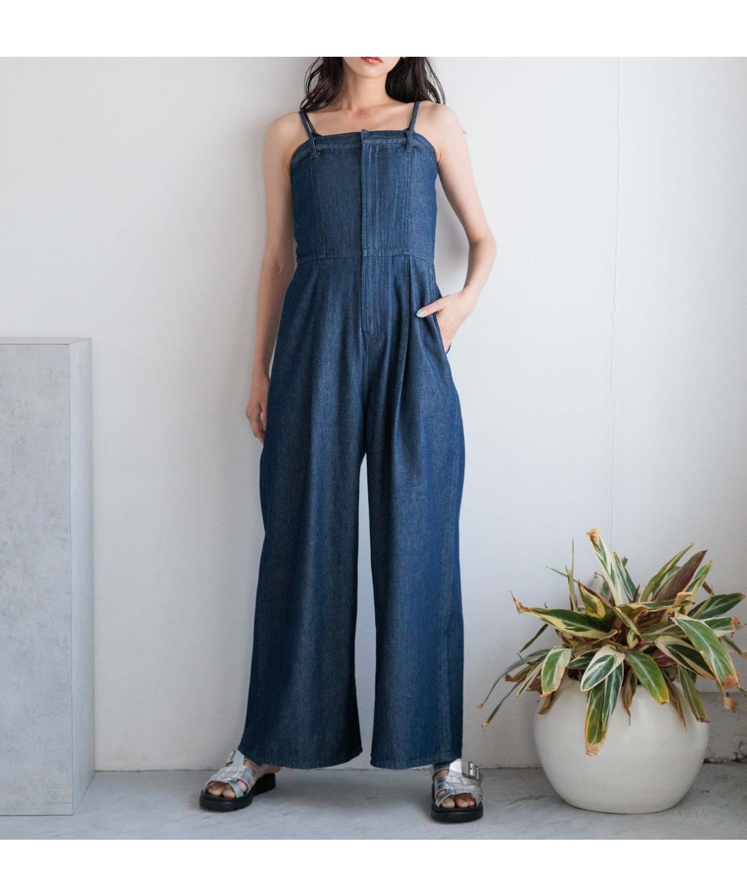 【ローリーズファーム/LOWRYS FARM】のデニムベアサロペット 人気、トレンドファッション・服の通販 founy(ファニー) 　ファッション　Fashion　レディースファッション　WOMEN　ワンピース　Dress　サロペット　Salopette　おすすめ　Recommend　コンパクト　Compact　サロペット　Overalls　シャーリング　Shirring　タンク　Tank　デニム　Denim　バランス　Balance　 other-1|ID: prp329100004183985 ipo3291000000029303081