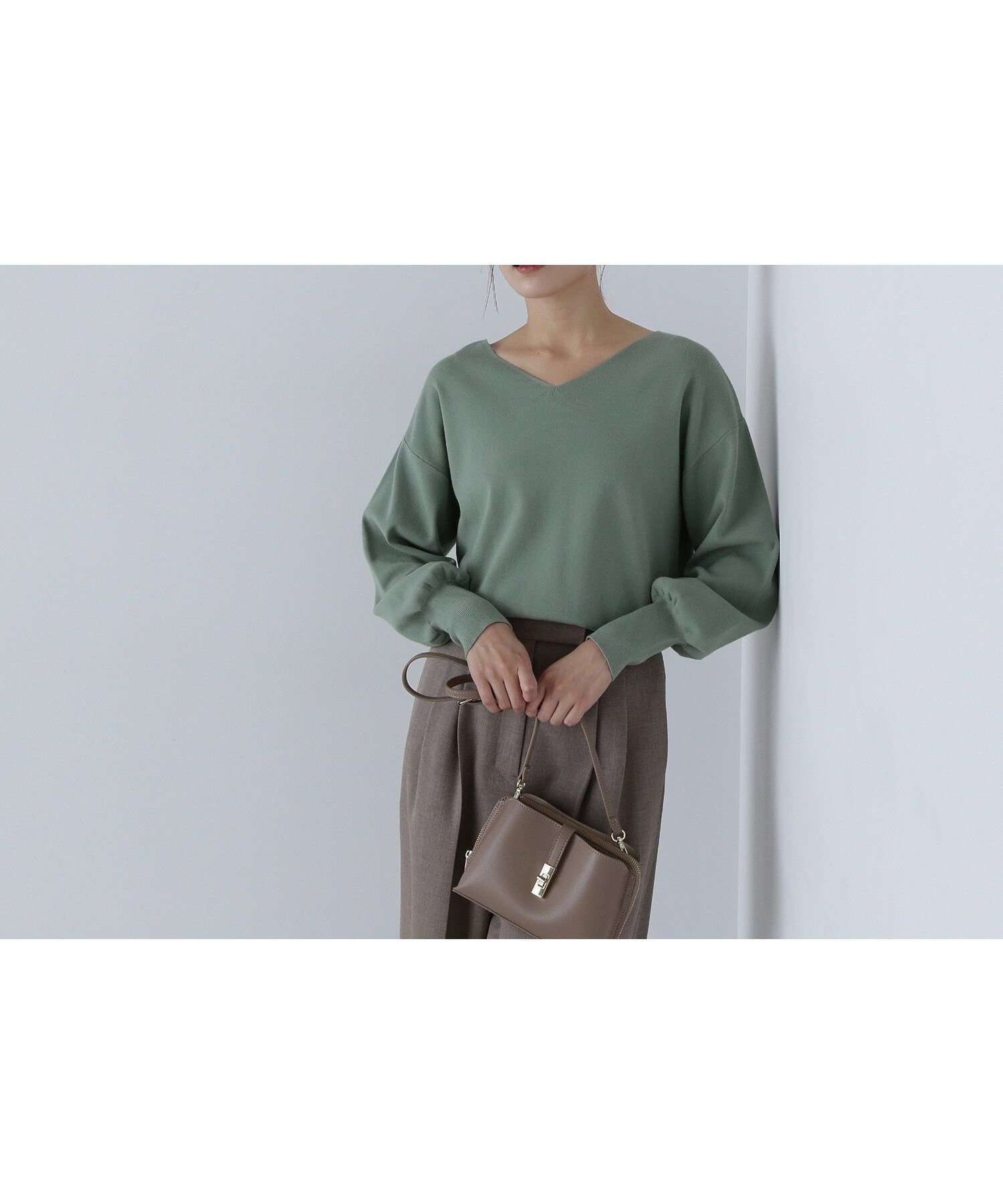 【ナチュラル ビューティー ベーシック/NATURAL BEAUTY BASIC】の総針ベーシックシリーズ Vネックニット 24AW インテリア・キッズ・メンズ・レディースファッション・服の通販 founy(ファニー) 　ファッション　Fashion　レディースファッション　WOMEN　トップス・カットソー　Tops/Tshirt　ニット　Knit Tops　Vネック　V-Neck　2024年　2024　2024-2025秋冬・A/W　Aw/Autumn/Winter/Fw/Fall/2024-2025　スリーブ　Sleeve　フォルム　Form　プレート　Plate　ベーシック　Basic　定番　Standard　ライトグリーン|ID: prp329100004185054 ipo3291000000028993443