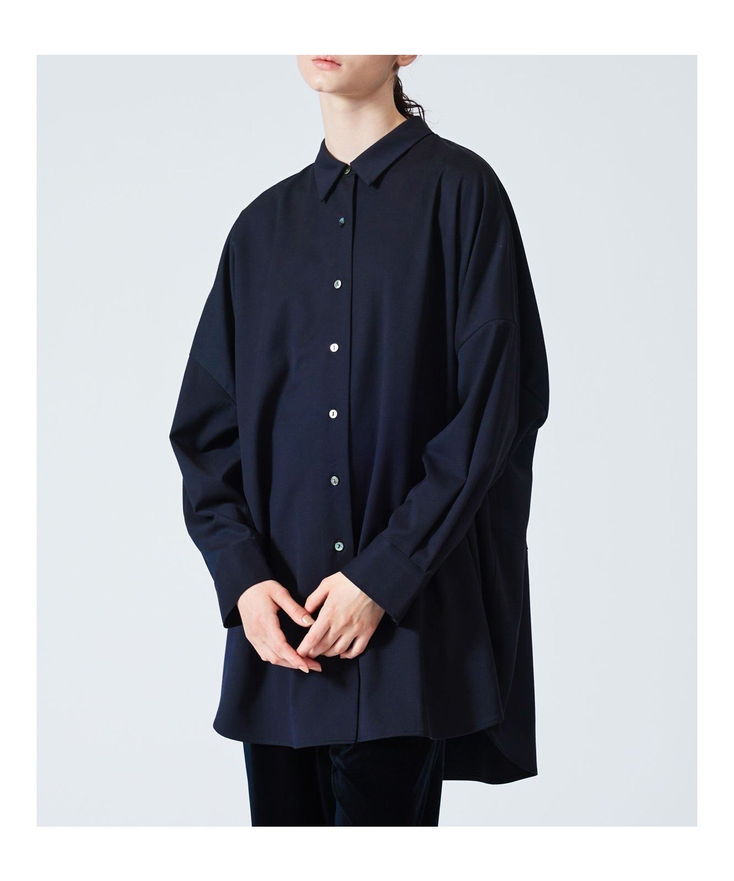 【マーコート/MARcourt】のmizuiro ind バックコクーンワイドシャツ 人気、トレンドファッション・服の通販 founy(ファニー) 　ファッション　Fashion　レディースファッション　WOMEN　トップス・カットソー　Tops/Tshirt　シャツ/ブラウス　Shirts/Blouses　バッグ　Bag　ストレッチ　Stretch　フロント　Front　ベーシック　Basic　ポケット　Pocket　レギュラー　Regular　ワイド　Wide　ワンポイント　One Point　無地　Plain Color　長袖　Long Sleeve　 other-1|ID: prp329100004185195 ipo3291000000028994152