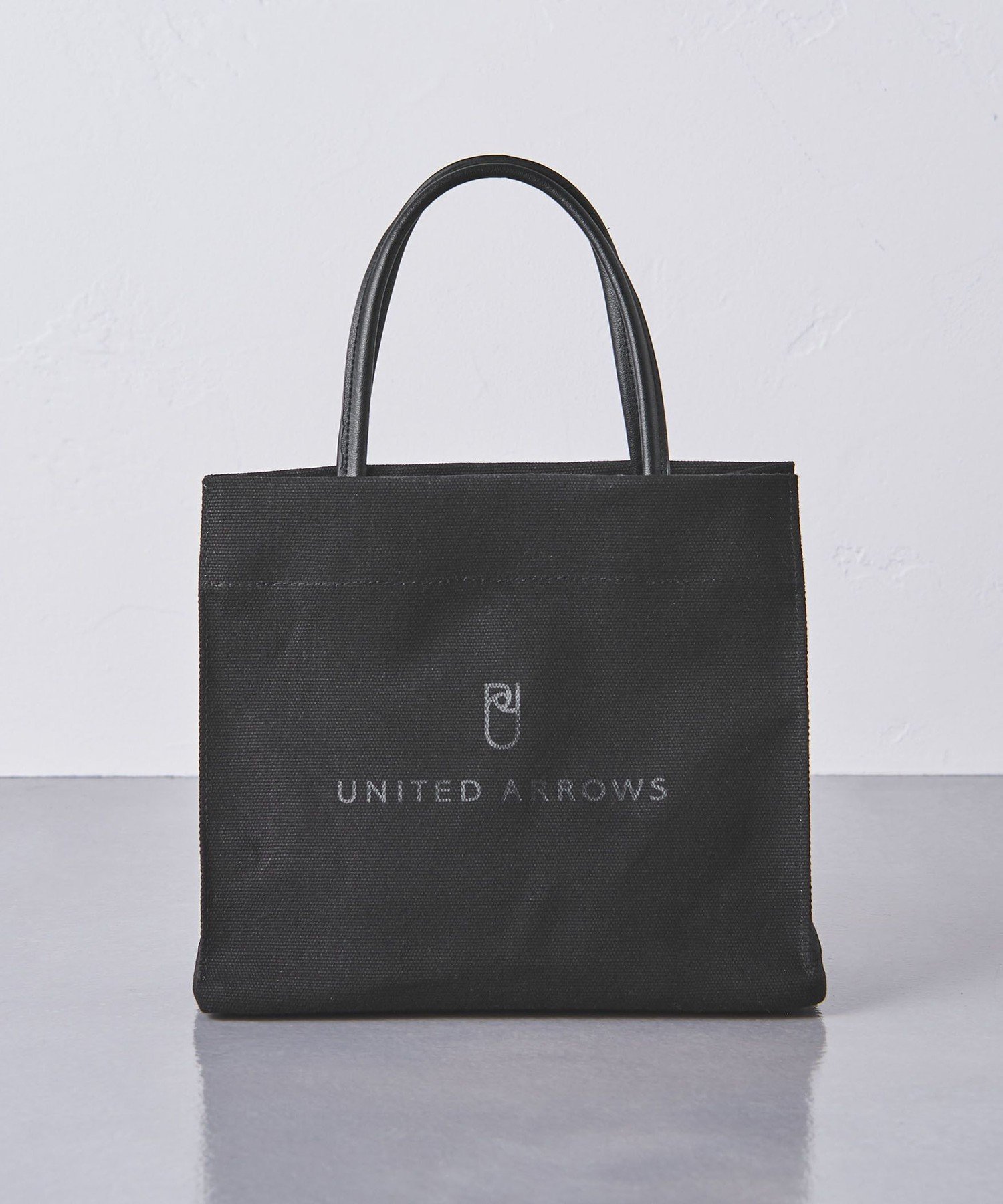 【ユナイテッドアローズ/UNITED ARROWS】のロゴ トートバッグ S インテリア・キッズ・メンズ・レディースファッション・服の通販 founy(ファニー) 　ファッション　Fashion　レディースファッション　WOMEN　バッグ　Bag　おすすめ　Recommend　ポケット　Pocket　ビジネス 仕事 通勤　Business　BLACK|ID: prp329100004185247 ipo3291000000029392671