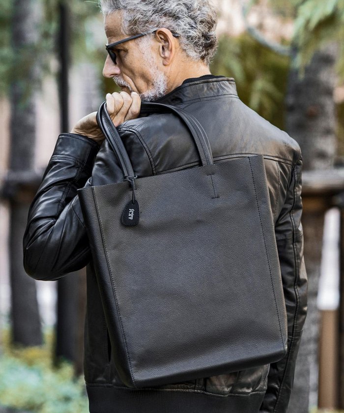 【シフォン/SHIFFON / MEN】のAKM Contemporary/ASZ-24001W バーティカルレザートートバッグ インテリア・キッズ・メンズ・レディースファッション・服の通販 founy(ファニー) https://founy.com/ ファッション Fashion メンズファッション MEN バッグ Bag/Men トートバッグ Tote Bags ビジネス 仕事 通勤 Business ポーチ Pouch エレガント 上品 Elegant |ID: prp329100004195630 ipo3291000000029518043