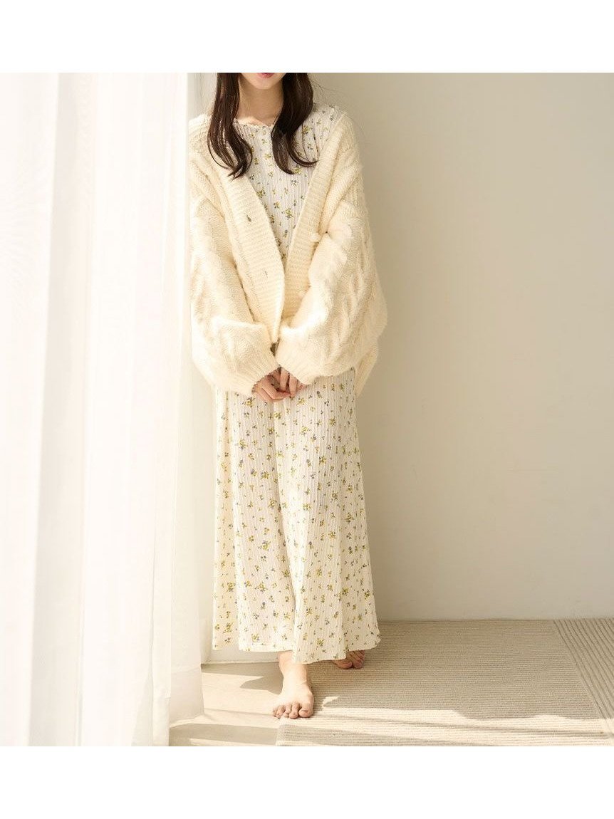 【スナイデル ホーム/SNIDEL HOME】の【SNIDEL HOME * 新木優子】ジャガードマーメイドワンピース 人気、トレンドファッション・服の通販 founy(ファニー) 　ファッションモデル・俳優・女優　Models　女性　Women　新木優子　Araki Yuko　ファッション　Fashion　レディースファッション　WOMEN　ワンピース　Dress　春　Spring　ギャザー　Gather　コラボ　Collaboration　コレクション　Collection　ジャカード　Jacquard　女優　Actress　プリント　Print　おすすめ　Recommend　犬　Dog　 other-1|ID: prp329100004198133 ipo3291000000029082785