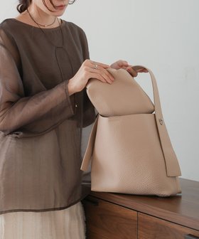 【バブ ブージュルード/Bab Bou Jeloud】のポーチ付きワンハンドルショルダーバッグBAG 人気、トレンドファッション・服の通販 founy(ファニー) ファッション Fashion レディースファッション WOMEN バッグ Bag ポーチ Pouches シンプル Simple スクエア Square ハンカチ Handkerchief ポーチ Pouch リボン Ribbon 財布 Wallet |ID:prp329100004198511