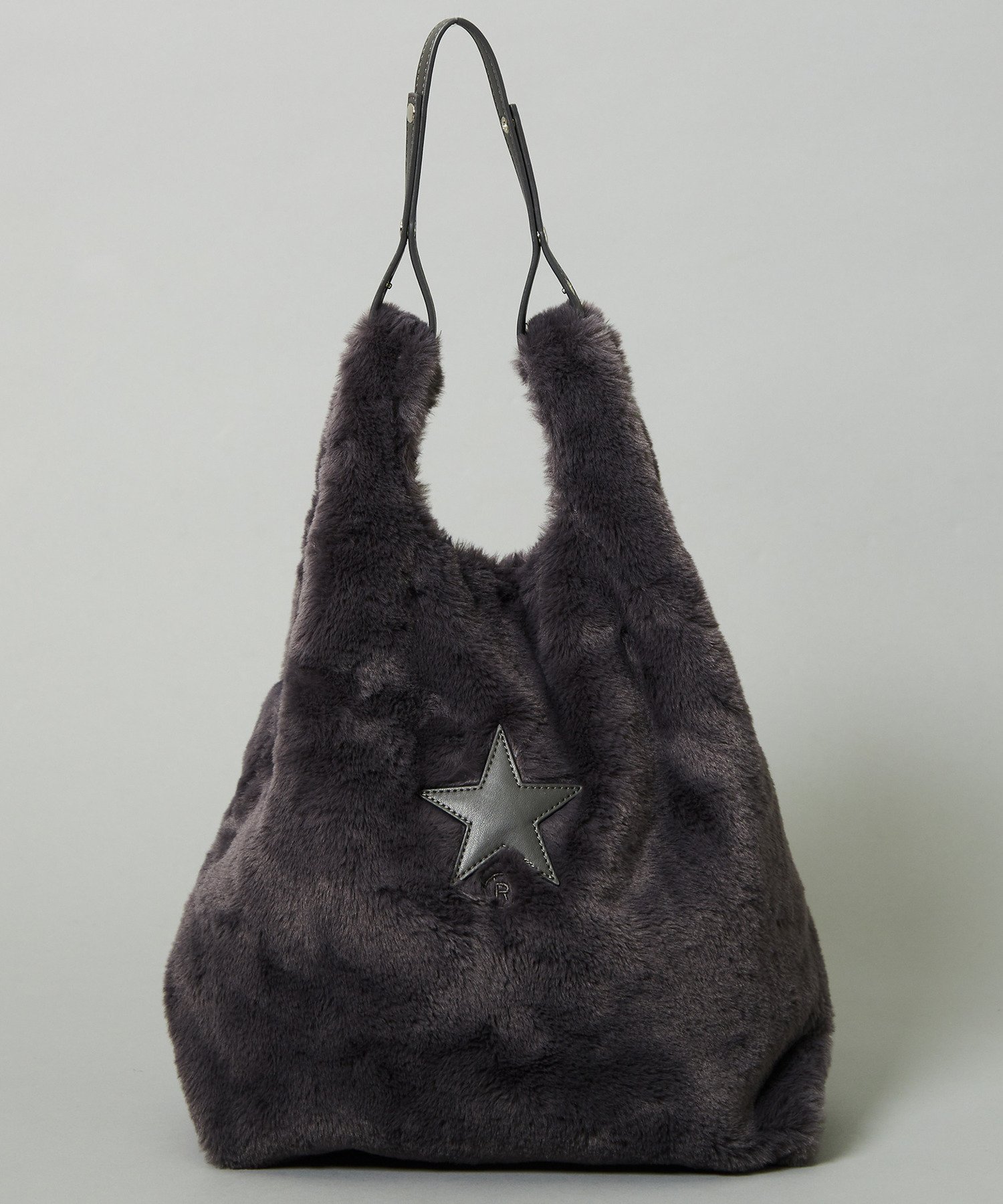 【コンバーストウキョウ/CONVERSE TOKYO】の2WAY ECO-FUR SHOPPING TOTEBAG インテリア・キッズ・メンズ・レディースファッション・服の通販 founy(ファニー) 　ファッション　Fashion　レディースファッション　WOMEN　バッグ　Bag　ショルダー　Shoulder　シンプル　Simple　トレンド　Trend　ポケット　Pocket　ラップ　Wrap　チャコールグレー|ID: prp329100004201482 ipo3291000000029395665