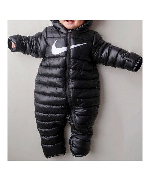 【その他のブランド/Other】のベビー(80-90cm) アウター NIKE(ナイキ) NKN SWOOSH SNOWSUIT インテリア・キッズ・メンズ・レディースファッション・服の通販 founy(ファニー) https://founy.com/ ファッション Fashion キッズファッション KIDS アウター Coat Outerwear /Kids フロント Front プリント Print ベビー Baby モコモコ Fluffy 防寒 Cold Protection |ID: prp329100004201581 ipo3291000000029472702