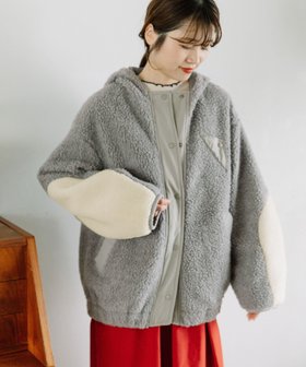 【プードゥドゥ/POU DOU DOU】の配色袖フーデッドボアブルゾン 人気、トレンドファッション・服の通販 founy(ファニー) ファッション Fashion レディースファッション WOMEN アウター Coat Outerwear ブルゾン Blouson/Jackets スマート Smart フラップ Flap ポケット Pocket |ID:prp329100004201978