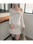 【スナイデル/SNIDEL】の【WEB限定】オフショルダーリボンニット 人気、トレンドファッション・服の通販 founy(ファニー) ファッション Fashion レディースファッション WOMEN トップス・カットソー Tops/Tshirt ニット Knit Tops おすすめ Recommend ウェーブ Wave オフショルダー Off Shoulder ストレート Straight デコルテ Decolletage トレンド Trend フェザー Feather リボン Ribbon 今季 This Season thumbnail WHT[001]|ID: prp329100004206096 ipo3291000000029146459