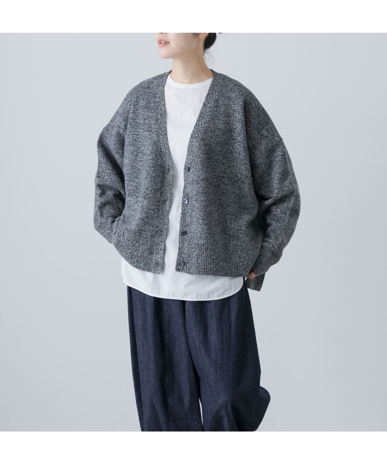 【かぐれ/kagure / URBAN RESEARCH】のハミルトンワイドVネックカーディガン 人気、トレンドファッション・服の通販 founy(ファニー) 　ファッション　Fashion　レディースファッション　WOMEN　トップス・カットソー　Tops/Tshirt　カーディガン　Cardigans　Vネック　V-Neck　2024年　2024　2024-2025秋冬・A/W　Aw/Autumn/Winter/Fw/Fall/2024-2025　A/W・秋冬　Aw・Autumn/Winter・Fw・Fall-Winter　冬　Winter　おすすめ　Recommend　カーディガン　Cardigan　コンパクト　Compact　サロペット　Overalls　ショート　Short　スリット　Slit　チュニック　Tunic　テーパード　Tapered　ベスト　Vest　ボトム　Bottom　メランジ　Melange　ワイド　Wide　ビジネス 仕事 通勤　Business　 other-1|ID: prp329100004206166 ipo3291000000029147083