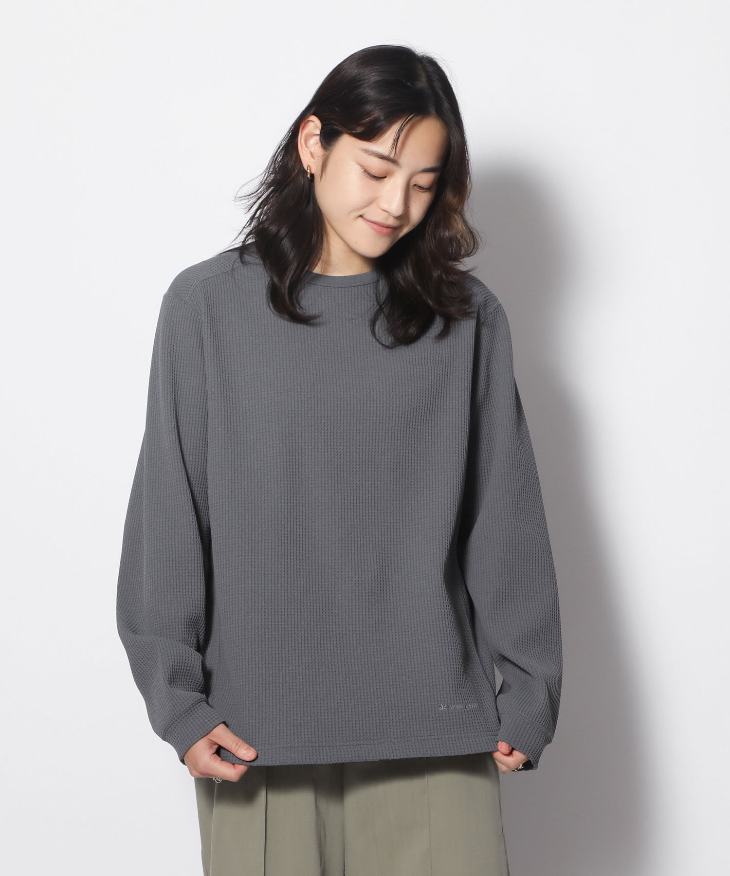 【スノーピーク/SNOW PEAK】のDry Waffle Long Sleeve T-Shirt インテリア・キッズ・メンズ・レディースファッション・服の通販 founy(ファニー) 　ファッション　Fashion　レディースファッション　WOMEN　トップス・カットソー　Tops/Tshirt　シャツ/ブラウス　Shirts/Blouses　ロング / Tシャツ　T-Shirts　吸水　Water Absorption　シンプル　Simple　スリーブ　Sleeve　バランス　Balance　フィット　Fit　フォルム　Form　ベーシック　Basic　ロング　Long　ワッフル　Waffle　Grey|ID: prp329100004206230 ipo3291000000029147501