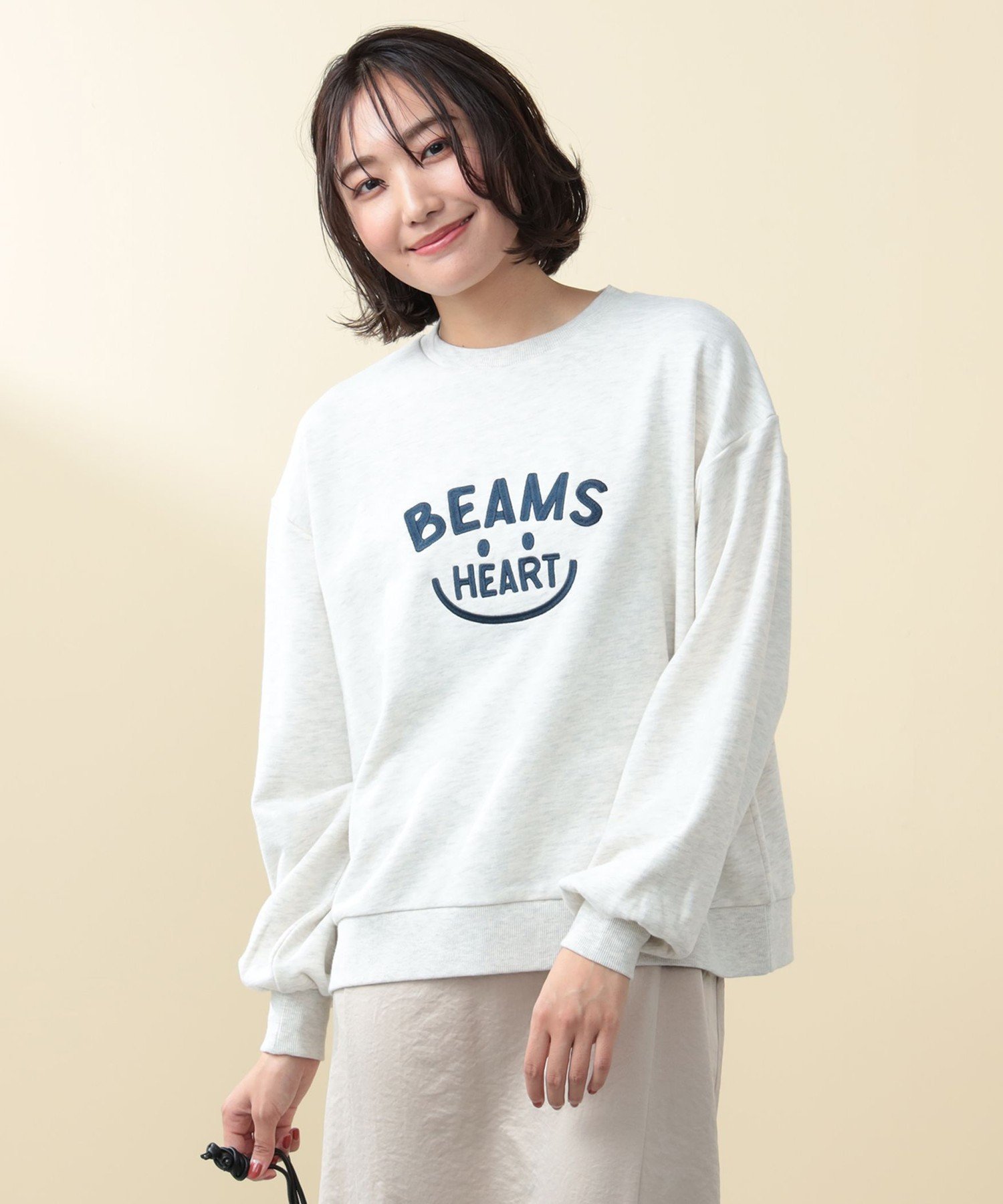 【ビームス ハート/BEAMS HEART】のスマイルエンブレム クルースウェット 24AW インテリア・キッズ・メンズ・レディースファッション・服の通販 founy(ファニー) 　ファッション　Fashion　レディースファッション　WOMEN　トップス・カットソー　Tops/Tshirt　パーカ　Sweats　スウェット　Sweat　ショルダー　Shoulder　シンプル　Simple　ジャケット　Jacket　ストレート　Straight　デニム　Denim　ドロップ　Drop　バランス　Balance　フロント　Front　ベスト　Vest　ロング　Long　冬　Winter　A/W・秋冬　Aw・Autumn/Winter・Fw・Fall-Winter　お家時間・ステイホーム　Home Time/Stay Home　2024年　2024　2024春夏・S/S　Ss,Spring/Summer,2024　旅行　Travel　2024-2025秋冬・A/W　Aw/Autumn/Winter/Fw/Fall/2024-2025　OATMEAL|ID: prp329100004208235 ipo3291000000029419015