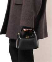 【ジャーナルスタンダード レリューム/JOURNAL STANDARD relume】の【SINBONO/シンボノ】Vienna Top Handle Crossbody Bag ショルダーバッグ 人気、トレンドファッション・服の通販 founy(ファニー) ファッション Fashion レディースファッション WOMEN バッグ Bag 2024年 2024 2024-2025秋冬・A/W Aw/Autumn/Winter/Fw/Fall/2024-2025 アクセサリー Accessories コンパクト Compact スマート Smart フォルム Form ポーチ Pouch ラップ Wrap 財布 Wallet |ID:prp329100004209288