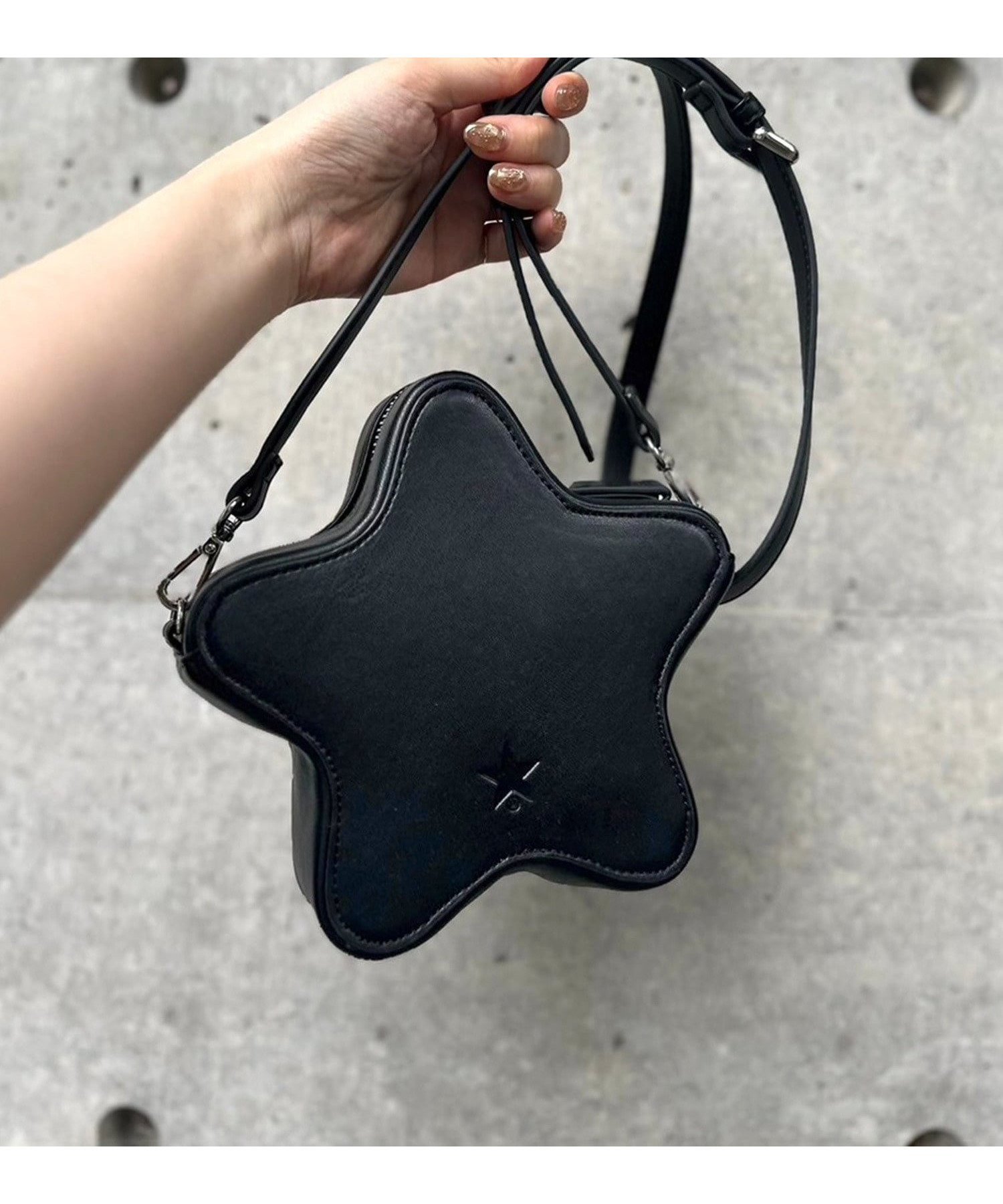 【コンバーストウキョウ/CONVERSE TOKYO】のSTAR MINI SHOULDER BAG インテリア・キッズ・メンズ・レディースファッション・服の通販 founy(ファニー) 　ファッション　Fashion　レディースファッション　WOMEN　バッグ　Bag　ショルダー　Shoulder　シルバー　Silver　シンプル　Simple　ワンポイント　One Point　ブラック|ID: prp329100004213320 ipo3291000000029220065