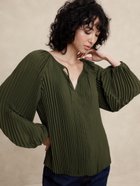 【バナナリパブリック ファクトリーストア/BANANA REPUBLIC FACTORY STORE】のBANANA REPUBLIC FACTORY STORE キーホール プリーツブラウス 人気、トレンドファッション・服の通販 founy(ファニー) ファッション Fashion レディースファッション WOMEN トップス・カットソー Tops/Tshirt シャツ/ブラウス Shirts/Blouses エレガント 上品 Elegant プリーツ Pleats thumbnail BRIGHT_MOSS_455|ID: prp329100004214840 ipo3291000000029533485