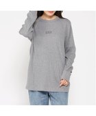 【ギャップ/GAP】のGAPロゴ ワッフルニットTシャツ 人気、トレンドファッション・服の通販 founy(ファニー) ファッション Fashion レディースファッション WOMEN トップス・カットソー Tops/Tshirt ニット Knit Tops シャツ/ブラウス Shirts/Blouses ロング / Tシャツ T-Shirts ストレート Straight フィット Fit フロント Front リラックス Relax ワッフル Waffle 長袖 Long Sleeve thumbnail HEATHER_GREY|ID: prp329100004222071 ipo3291000000029265189