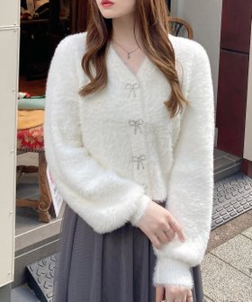 【イング/INGNI】の12G VNリボン釦フェザーニットCD 人気、トレンドファッション・服の通販 founy(ファニー) ファッション Fashion レディースファッション WOMEN トップス・カットソー Tops/Tshirt ニット Knit Tops カーディガン Cardigan ガーリー Girly ダウン Down デニム Denim 定番 Standard フェザー Feather フェミニン Feminine プリーツ Pleats ボトム Bottom リボン Ribbon A/W・秋冬 Aw・Autumn/Winter・Fw・Fall-Winter おすすめ Recommend 2024年 2024 2024-2025秋冬・A/W Aw/Autumn/Winter/Fw/Fall/2024-2025 |ID:prp329100004227300