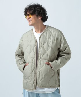 【ベイフロー/BAYFLOW / MEN】の【TAION】Vネックダウンジャケット 人気、トレンドファッション・服の通販 founy(ファニー) ファッション Fashion メンズファッション MEN インナー Inner コンパクト Compact ジップ Zip ジャケット Jacket スリット Slit ダウン Down パッチ Patch ボトム Bottom ポケット Pocket 別注 Special Order 防寒 Cold Protection ミリタリー Military リップ Lip リラックス Relax ワイド Wide おすすめ Recommend 旅行 Travel |ID:prp329100004232387