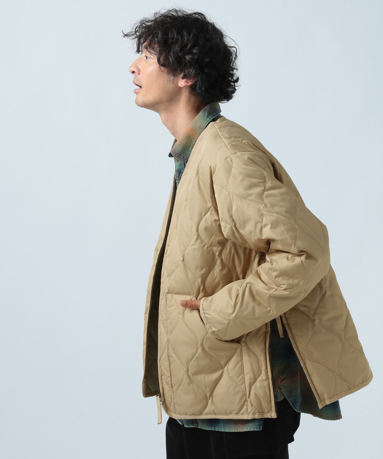 【ベイフロー/BAYFLOW / MEN】の【TAION】Vネックダウンジャケット インテリア・キッズ・メンズ・レディースファッション・服の通販 founy(ファニー) 　ファッション　Fashion　メンズファッション　MEN　インナー　Inner　コンパクト　Compact　ジップ　Zip　ジャケット　Jacket　スリット　Slit　ダウン　Down　パッチ　Patch　ボトム　Bottom　ポケット　Pocket　別注　Special Order　防寒　Cold Protection　ミリタリー　Military　リップ　Lip　リラックス　Relax　ワイド　Wide　おすすめ　Recommend　旅行　Travel　55|ID: prp329100004232387 ipo3291000000029564768