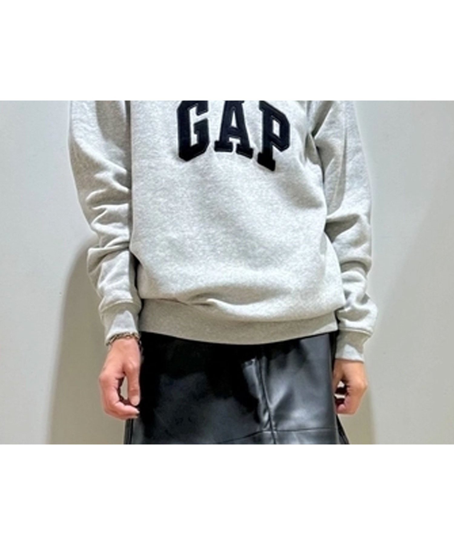 【ギャップ/GAP】のリラックス GAPロゴ ハーフジップ スウェット・トレーナー 人気、トレンドファッション・服の通販 founy(ファニー) 　ファッション　Fashion　レディースファッション　WOMEN　トップス・カットソー　Tops/Tshirt　パーカ　Sweats　スウェット　Sweat　ショルダー　Shoulder　ジップアップ　Zip Up　スタンド　Stand　ストレート　Straight　ドロップ　Drop　フィット　Fit　フロント　Front　リラックス　Relax　長袖　Long Sleeve　 other-1|ID: prp329100004234242 ipo3291000000029520994