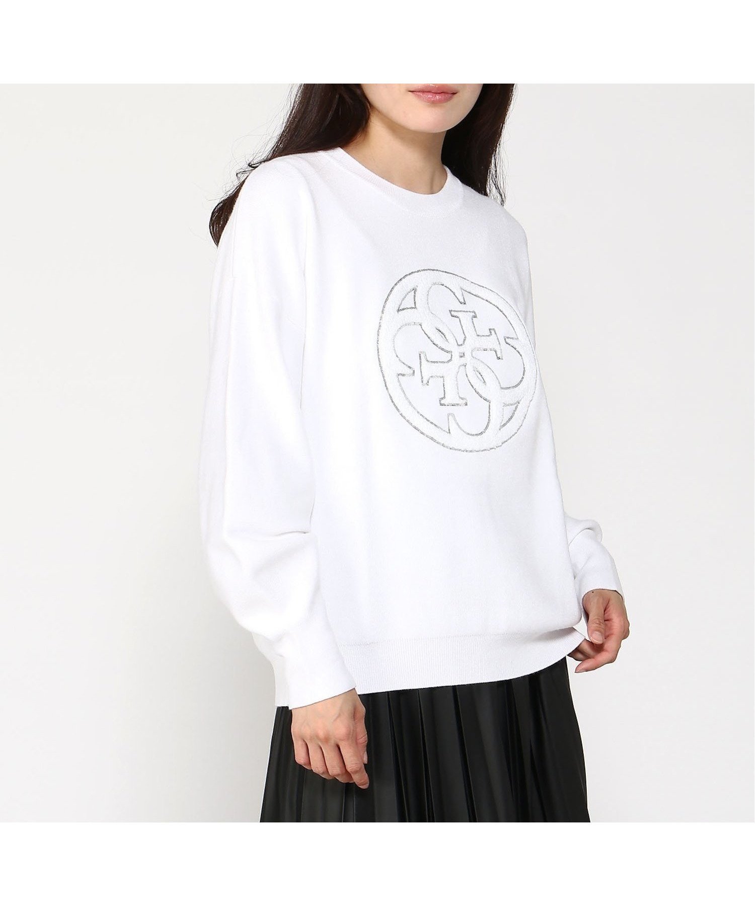 【ゲス/GUESS】のKATE 4G Logo Rn Ls Sweater インテリア・キッズ・メンズ・レディースファッション・服の通販 founy(ファニー) 　ファッション　Fashion　レディースファッション　WOMEN　トップス・カットソー　Tops/Tshirt　パーカ　Sweats　スウェット　Sweat　センター　Center　リラックス　Relax　ホワイト|ID: prp329100004239993 ipo3291000000029400927