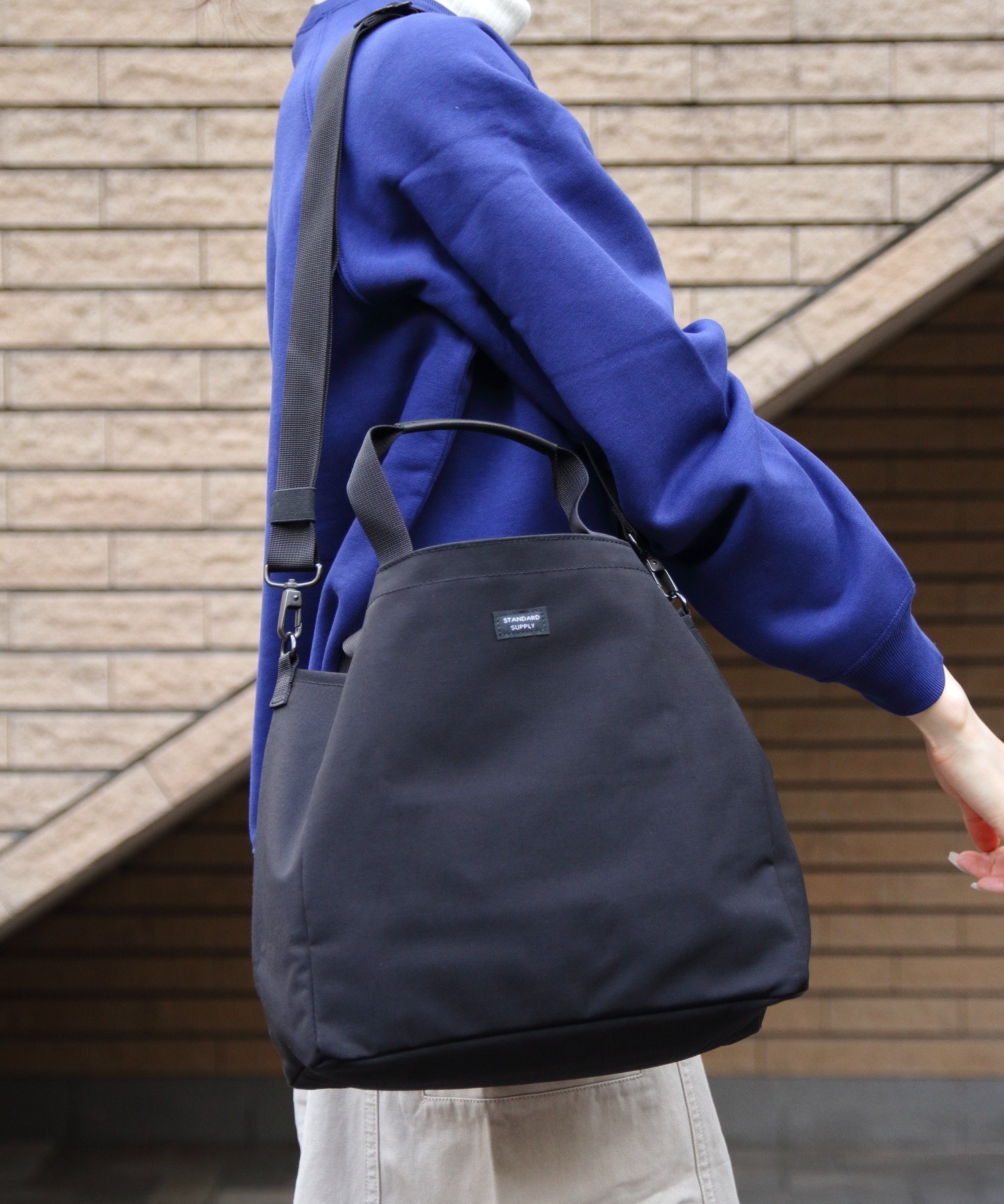 【その他のブランド/Other】のSTANDARD SUPPLY/2WAY FOLD TOTE 人気、トレンドファッション・服の通販 founy(ファニー) 　ファッション　Fashion　レディースファッション　WOMEN　バッグ　Bag　アウトドア　Outdoor　アクリル　Acrylic　コーティング　Coating　傘　Umbrella　シンプル　Simple　スタイリッシュ　Stylish　スタンダード　Standard　財布　Wallet　ハンカチ　Handkerchief　ハンドバッグ　Handbag　ポケット　Pocket　ポーチ　Pouch　再入荷　Restock/Back In Stock/Re Arrival　おすすめ　Recommend　 other-1|ID: prp329100004248260 ipo3291000000029480491