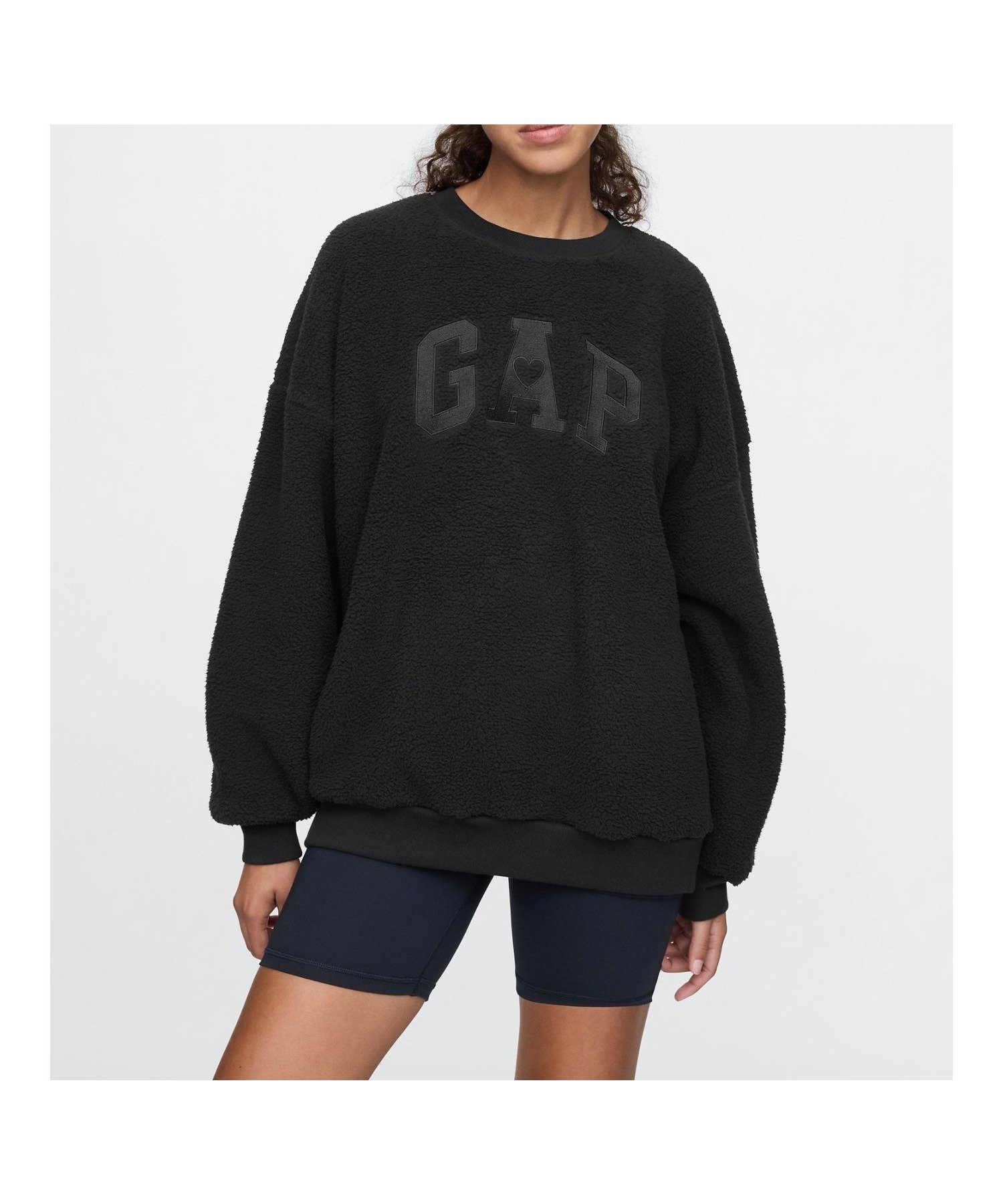 【ギャップ/GAP】のオーバーサイズ ボア ハート GAPロゴスウェット・トレーナー インテリア・キッズ・メンズ・レディースファッション・服の通販 founy(ファニー) 　ファッション　Fashion　レディースファッション　WOMEN　トップス・カットソー　Tops/Tshirt　パーカ　Sweats　スウェット　Sweat　おすすめ　Recommend　ダウン　Down　トレーナー　Trainer　フィット　Fit　フロント　Front　長袖　Long Sleeve　TRUE_BLACK_V2|ID: prp329100004248768 ipo3291000000029484906