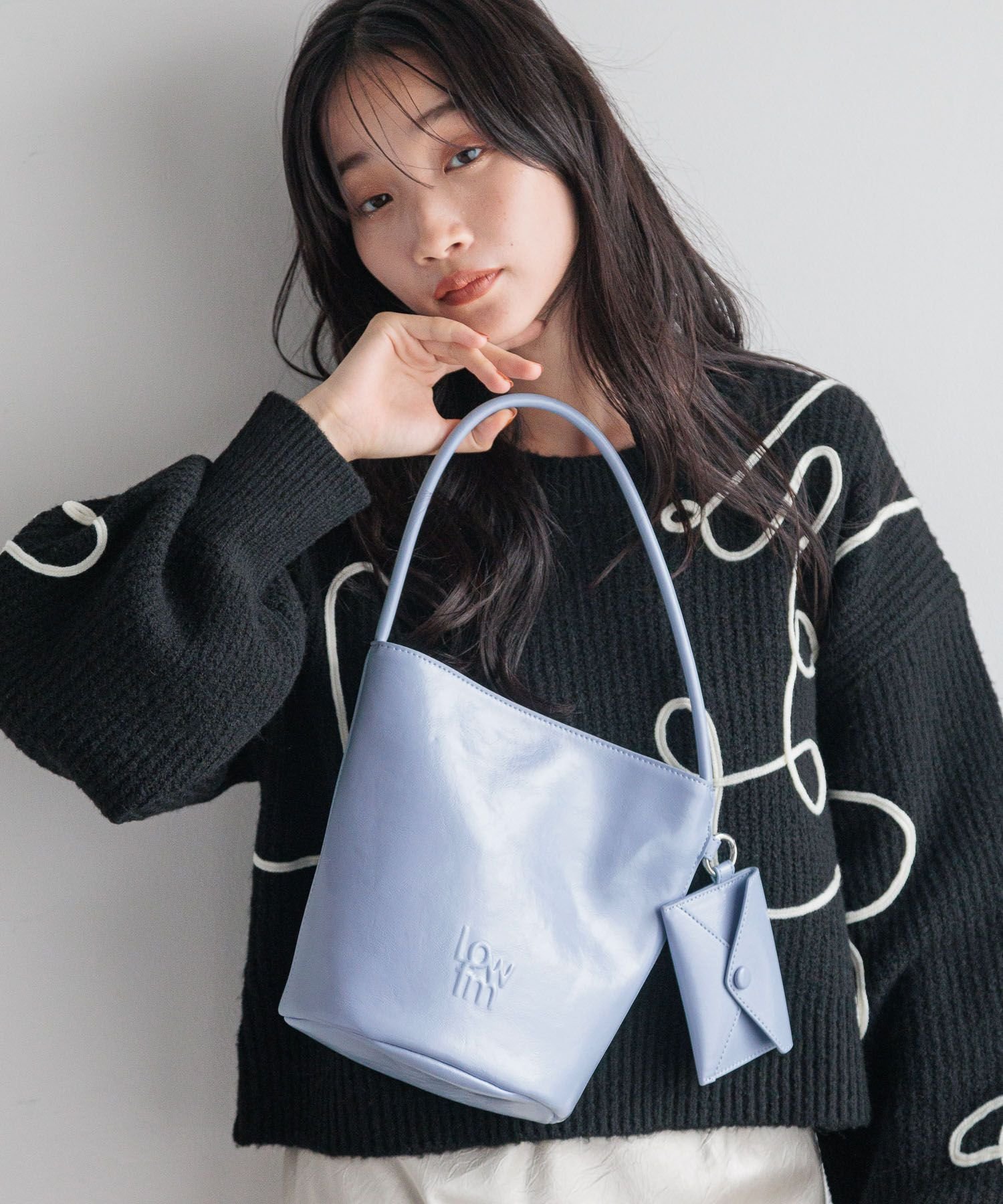 【ローリーズファーム/LOWRYS FARM】のLFポーチツキバケツBAG インテリア・キッズ・メンズ・レディースファッション・服の通販 founy(ファニー) 　ファッション　Fashion　レディースファッション　WOMEN　バッグ　Bag　ポーチ　Pouches　ポケット　Pocket　ポーチ　Pouch　マグネット　Magnet　ブルー82|ID: prp329100004250145 ipo3291000000029496142