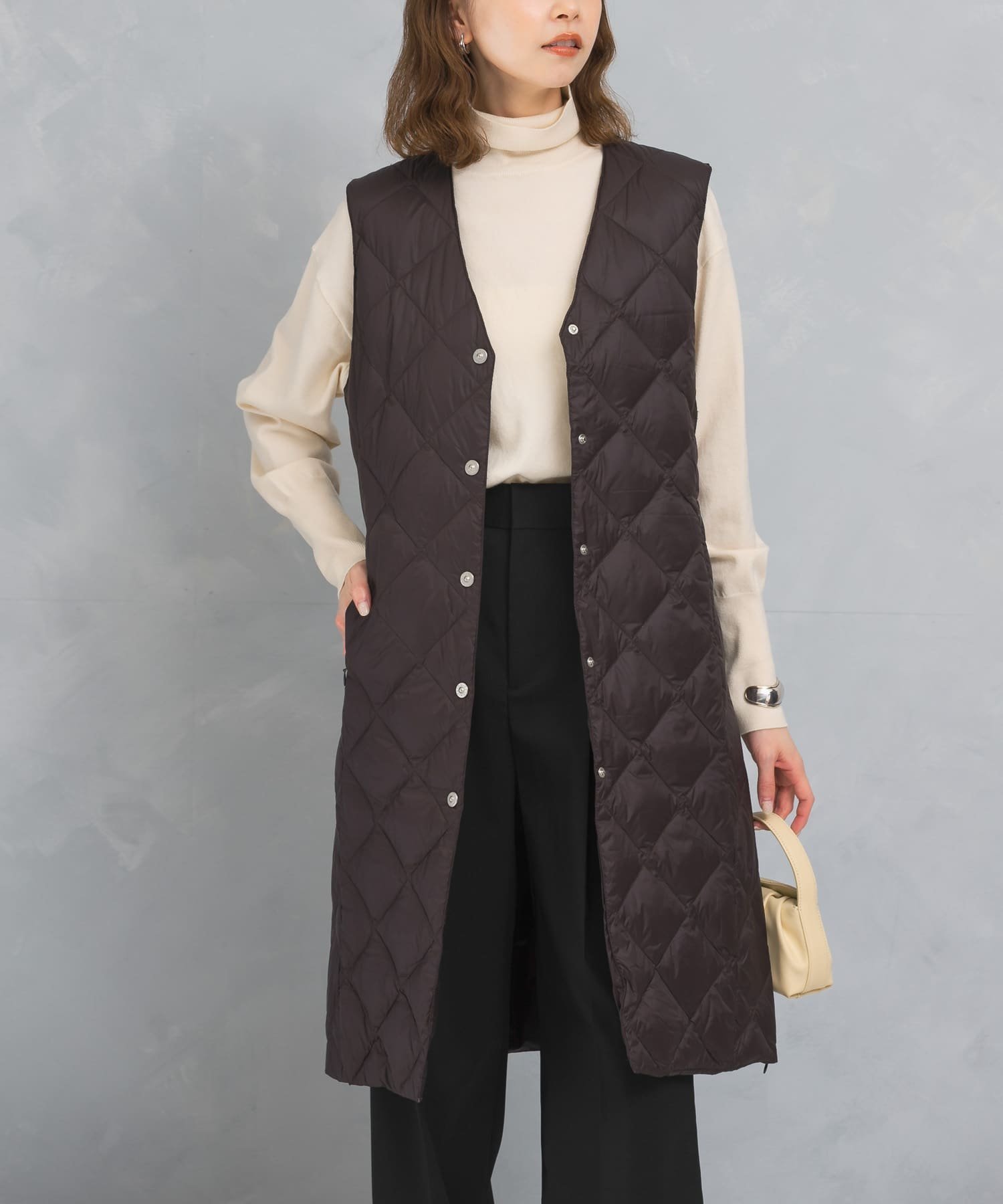 【アーバンリサーチ ロッソ/URBAN RESEARCH ROSSO】のTAION VNECK LONG DOWN GILET 人気、トレンドファッション・服の通販 founy(ファニー) 　ファッション　Fashion　レディースファッション　WOMEN　アウター　Coat Outerwear　トップス・カットソー　Tops/Tshirt　ベスト/ジレ　Gilets/Vests　2024年　2024　2024-2025秋冬・A/W　Aw/Autumn/Winter/Fw/Fall/2024-2025　A/W・秋冬　Aw・Autumn/Winter・Fw・Fall-Winter　冬　Winter　インナー　Inner　キルト　Quilt　クラシカル　Classical　スリット　Slit　ダウン　Down　 other-1|ID: prp329100004251334 ipo3291000000029506023