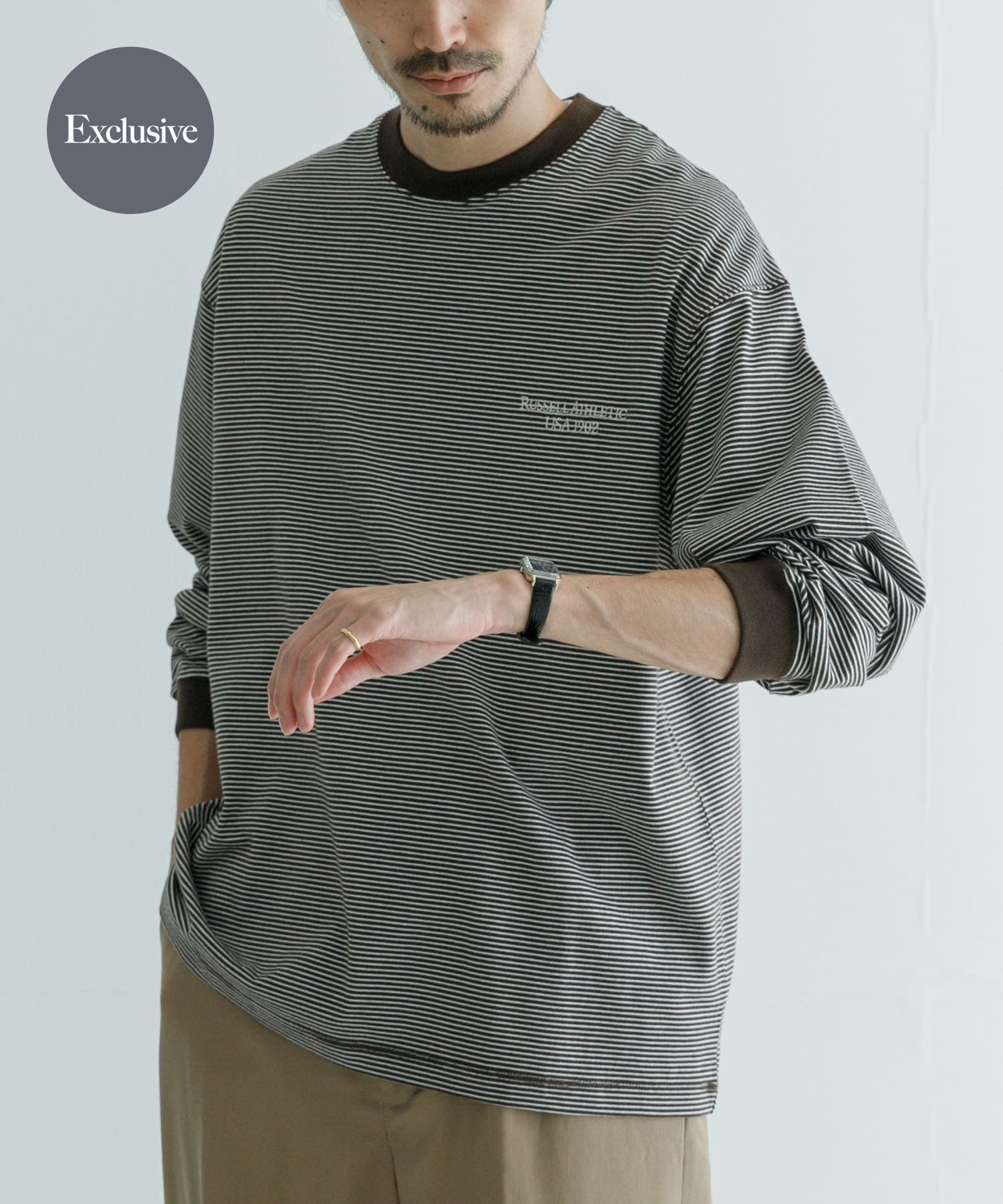 【アーバンリサーチ/URBAN RESEARCH / MEN】の『別注』RUSSELL ATHLETIC*UR LONG-SLEEVE T-SHIRTS インテリア・キッズ・メンズ・レディースファッション・服の通販 founy(ファニー) 　ファッション　Fashion　メンズファッション　MEN　2024年　2024　2024-2025秋冬・A/W　Aw/Autumn/Winter/Fw/Fall/2024-2025　A/W・秋冬　Aw・Autumn/Winter・Fw・Fall-Winter　冬　Winter　スポーティ　Sporty　フィット　Fit　ボーダー　Border　モノトーン　Monotone　レギュラー　Regular　ワンポイント　One Point　別注　Special Order　BRN/WHT|ID: prp329100004255299 ipo3291000000029550281