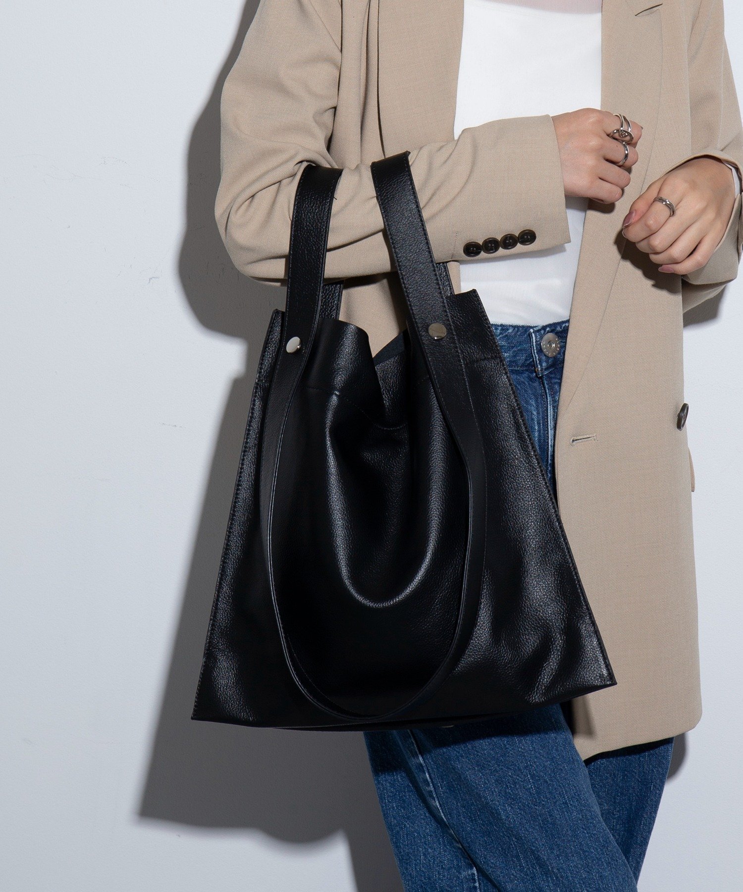 【その他のブランド/Other】の【限定カラー有り!】BEAURE/カウレザートートバッグ 薄マチ A4 2way ショルダー インテリア・キッズ・メンズ・レディースファッション・服の通販 founy(ファニー) 　ファッション　Fashion　レディースファッション　Fashion for Women　バッグ　Bags　ショルダー　Shoulder, Shoulder Strap　ポケット　Pocket, Pocket Detail　BLK|ID: prp329100004269170 ipo3291000000032987014