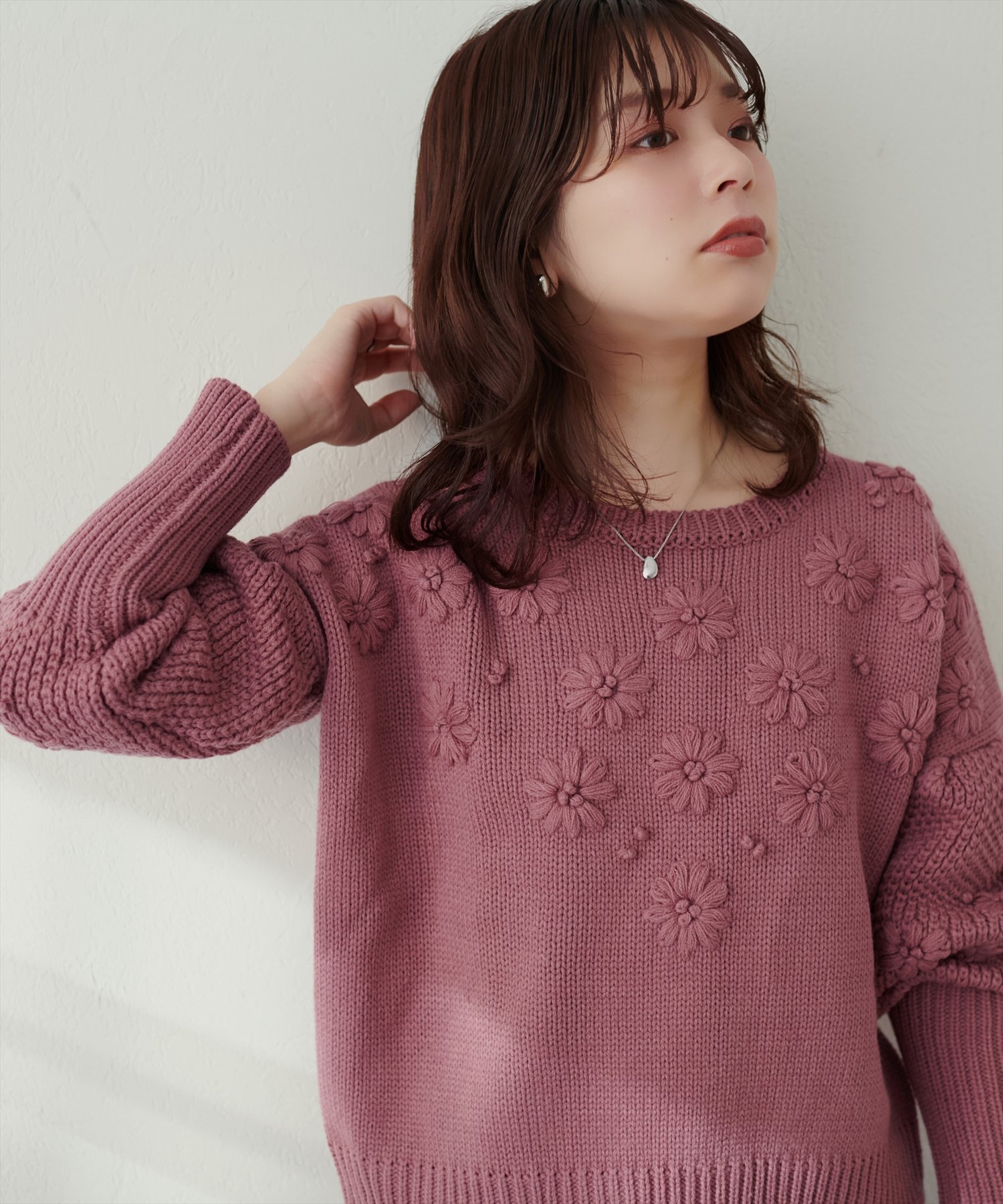 【ナチュラルクチュール/natural couture】のお花刺繍ニット インテリア・キッズ・メンズ・レディースファッション・服の通販 founy(ファニー) 　ファッション　Fashion　レディースファッション　WOMEN　トップス・カットソー　Tops/Tshirt　ニット　Knit Tops　2024年　2024　2024-2025秋冬・A/W　Aw/Autumn/Winter/Fw/Fall/2024-2025　おすすめ　Recommend　シンプル　Simple　フラワー　Flower　ポケット　Pocket　ピンク|ID: prp329100004270204 ipo3291000000030093650