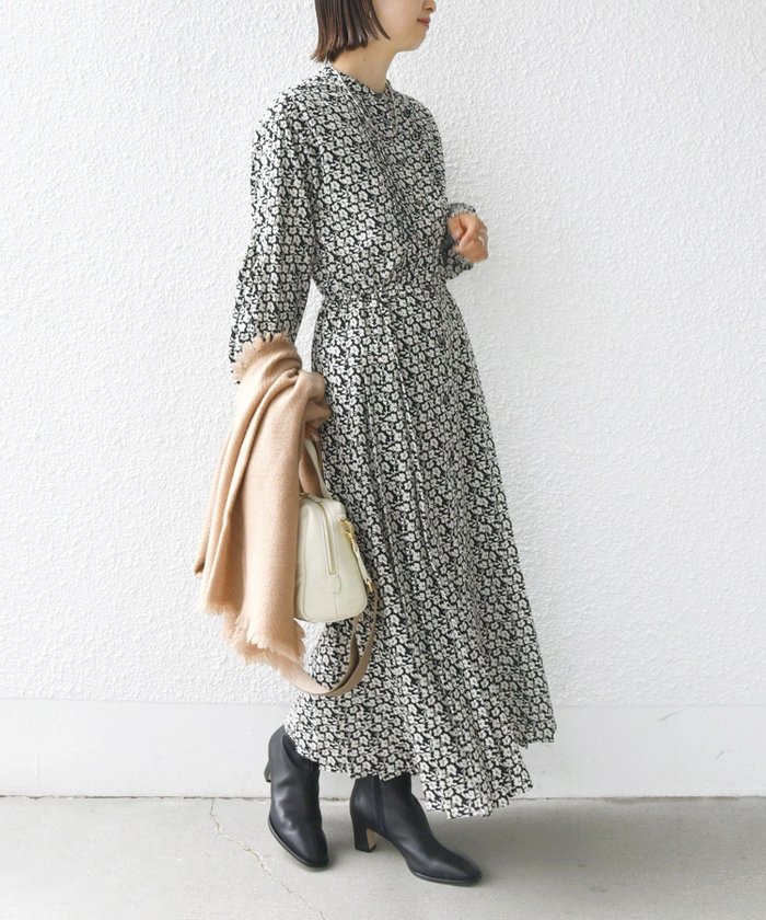【シップス フォー ウィメン/SHIPS】の【WEB限定】 手洗い可能 ドット / 花柄 バンドカラー サイド プリーツ ワンピース インテリア・キッズ・メンズ・レディースファッション・服の通販 founy(ファニー) https://founy.com/ ファッション Fashion レディースファッション WOMEN ワンピース Dress ギャザー Gather スニーカー Sneakers ドット Dot ブラウジング Browsing プリント Print プリーツ Pleats ペチコート Petticoat ポケット Pocket 無地 Plain Color おすすめ Recommend エレガント 上品 Elegant 2025年 2025 2025春夏・S/S Ss,Spring/Summer,2025 |ID: prp329100004275994 ipo3291000000031673019