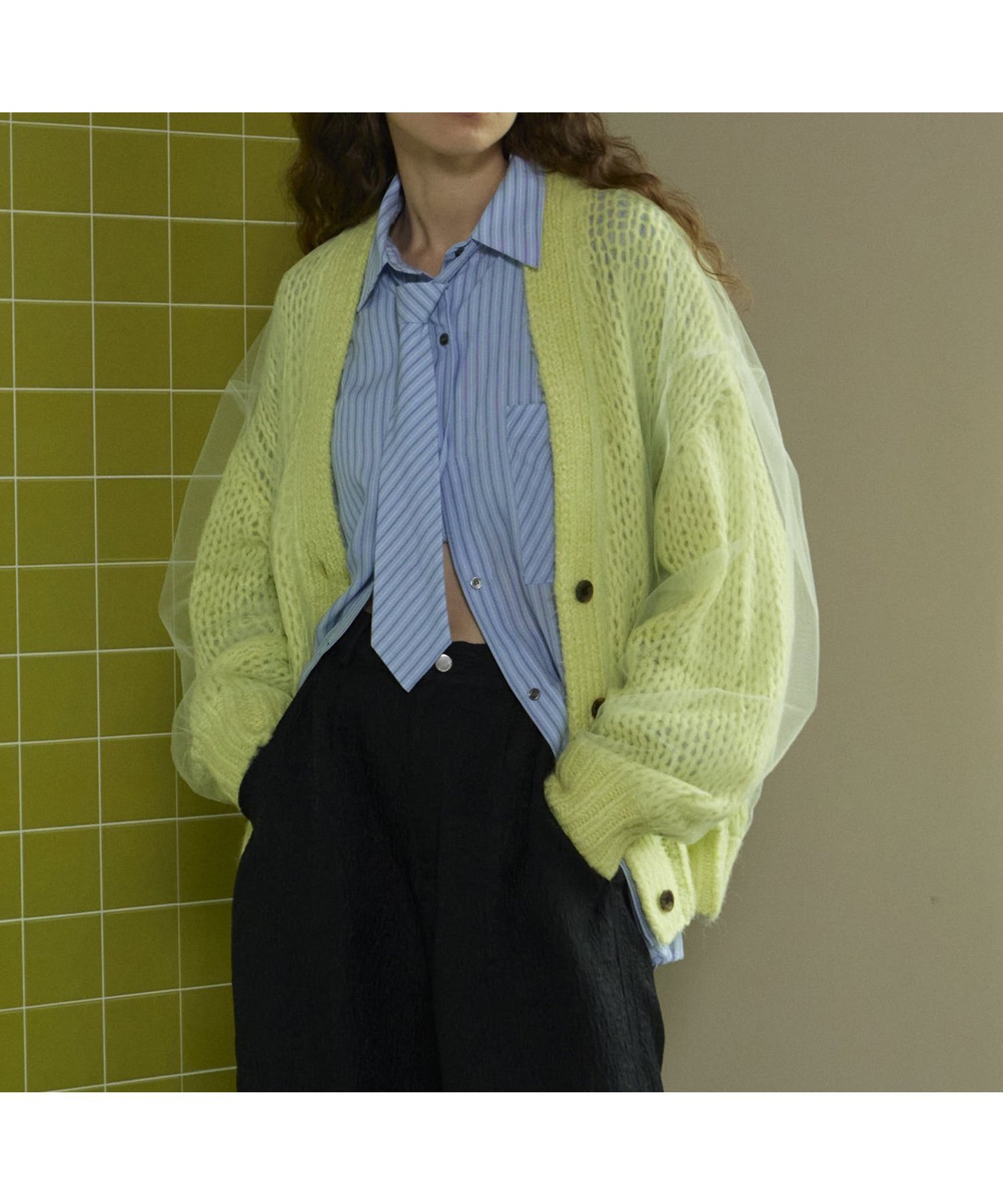 【メゾンスペシャル/MAISON SPECIAL】のTulle Layered Low Gauge Reversible Knit Cardigan インテリア・キッズ・メンズ・レディースファッション・服の通販 founy(ファニー) 　ファッション　Fashion　レディースファッション　WOMEN　トップス・カットソー　Tops/Tshirt　ニット　Knit Tops　カーディガン　Cardigans　ギャザー　Gather　チュール　Tulle　フェミニン　Feminine　リバーシブル　Reversible　手編み　Hand Knitting　LIME|ID: prp329100004282335 ipo3291000000029917154