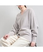 【ユナイテッドアローズ/UNITED ARROWS】のウールフォックス ラメ Vネックニット 人気、トレンドファッション・服の通販 founy(ファニー) ファッション Fashion レディースファッション WOMEN トップス・カットソー Tops/Tshirt ニット Knit Tops Vネック V-Neck カーディガン Cardigan ショルダー Shoulder シンプル Simple スリム Slim ドロップ Drop フィット Fit フェミニン Feminine フォックス Fox フレア Flare プリーツ Pleats ボトム Bottom リラックス Relax エレガント 上品 Elegant thumbnail LT.GRAY|ID: prp329100004285254 ipo3291000000029984400