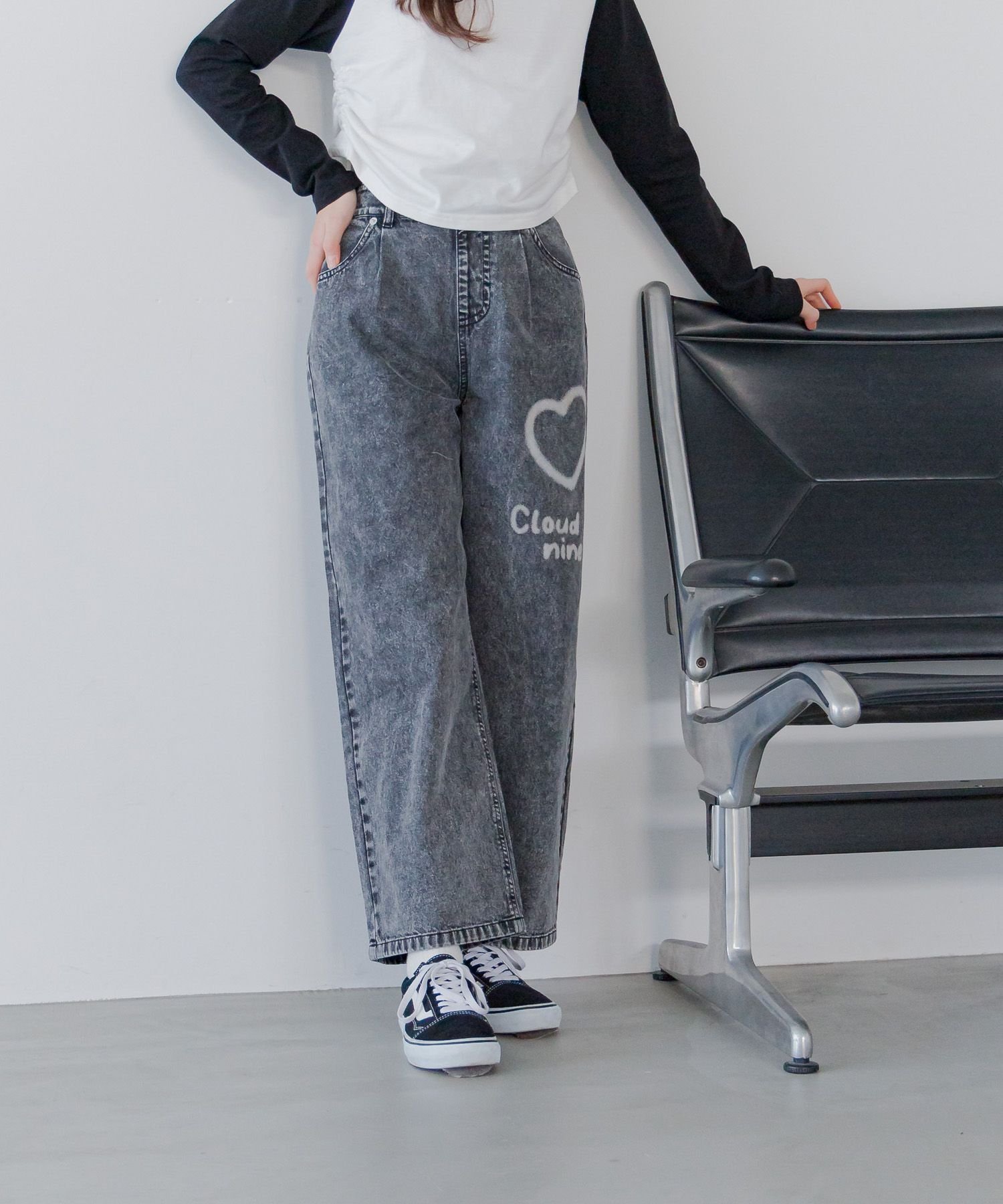 【グローバルワーク/GLOBAL WORK / KIDS】のGOODデニムワイドアソート/キッズ/147408 インテリア・キッズ・メンズ・レディースファッション・服の通販 founy(ファニー)  ファッション Fashion キッズファッション Fashion for Kids カットオフ Cut-Off Design ケミカル Chemical, Chemical Wash シンプル Simple, Minimal ダメージ Distressed, Destroyed デニム Denim, Jeans Material トレンド Trend, Trending Now 人気 Popular, Best Seller プリント Print, Printed Pattern ポケット Pocket, Pocket Detail リボン Ribbon, Bow ワイド Wide, Wide Fit ブラックケミカル×スプレーロゴ12|ID: prp329100004294685 ipo3291000000033957486