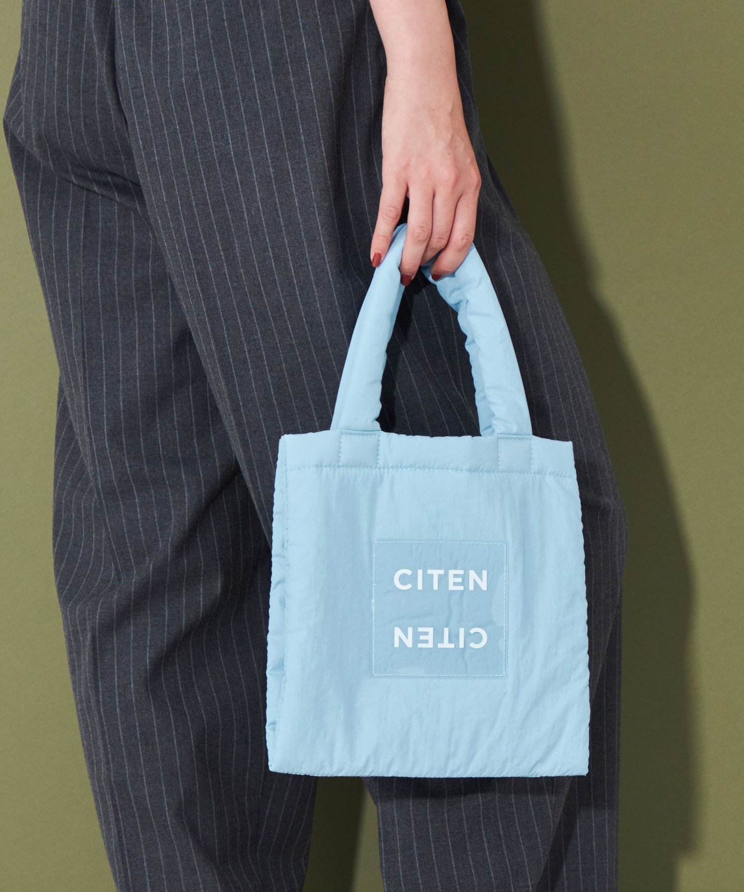 【シテン/CITEN】のCITEN パデッド クリア ロゴ トート S インテリア・キッズ・メンズ・レディースファッション・服の通販 founy(ファニー) 　ファッション　Fashion　レディースファッション　Fashion for Women　バッグ　Bags　スクエア　Square, Square Shape　フィット　Fit, Slim Fit　プリント　Print, Printed Pattern　ポケット　Pocket, Pocket Detail　レギュラー　Regular, Standard Fit　LT.BLUE|ID: prp329100004294746 ipo3291000000033601059