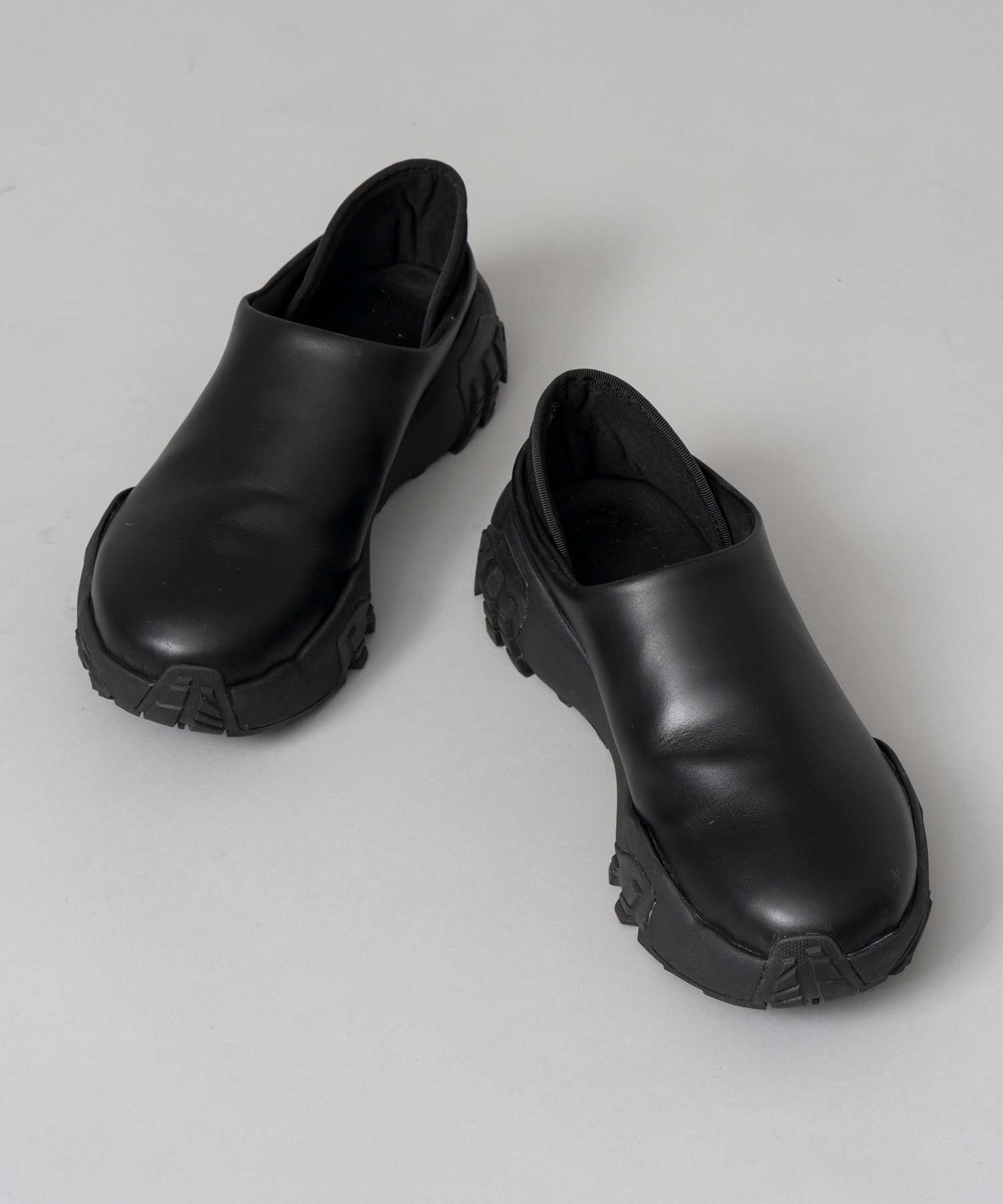 【メゾンスペシャル/MAISON SPECIAL】のVibram Sole Slip-Ons Type Sneaker Made In TOKYO 人気、トレンドファッション・服の通販 founy(ファニー) 　ファッション　Fashion　レディースファッション　WOMEN　クッション　Cushion　軽量　Lightweight　シューズ　Shoes　ハンド　Hand　ミュール　Mule　ラバー　Rubber　日本製　Made In Japan　旅行　Travel　 other-1|ID: prp329100004303165 ipo3291000000029833248