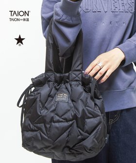 【コンバーストウキョウ/CONVERSE TOKYO】の【TAION】MILITARY STAR QUILTING TOTE BAG 人気、トレンドファッション・服の通販 founy(ファニー) ファッション Fashion レディースファッション WOMEN バッグ Bag キルティング Quilting キルト Quilt コラボ Collaboration 巾着 Purse ストリング String スペシャル Special ダウン Down ダブル Double トレンド Trend バンダナ Bandana パターン Pattern ベーシック Basic ボタニカル Botanical ミリタリー Military リップ Lip レース Race おすすめ Recommend ギフト プレゼント Gift Present |ID:prp329100004303760