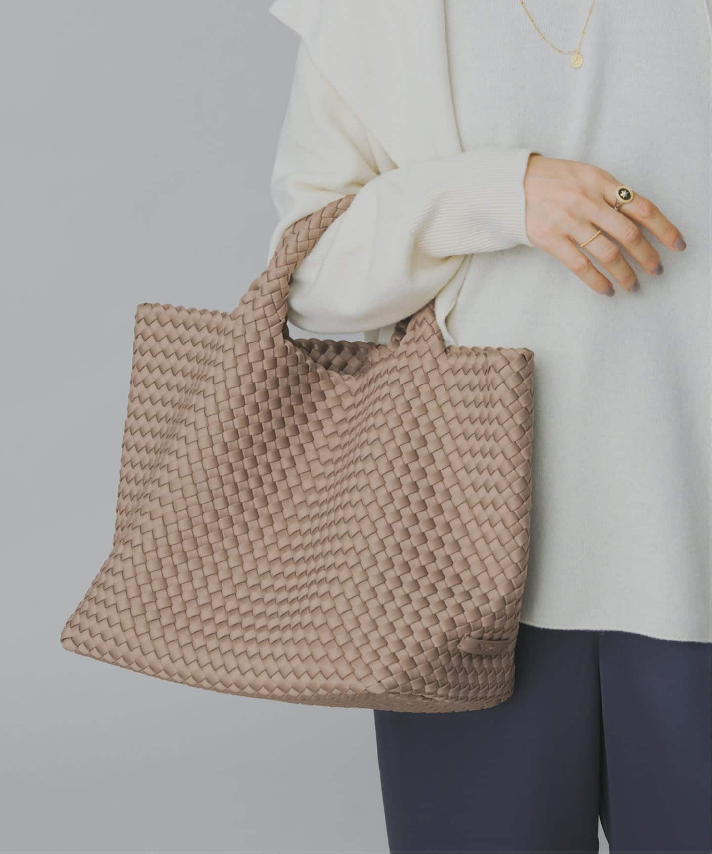 【イエナ/IENA】のNAGHEDI/ナゲディ St Barths medium Tote トートバッグ 人気、トレンドファッション・服の通販 founy(ファニー) 　ファッション　Fashion　レディースファッション　WOMEN　バッグ　Bag　スタイリッシュ　Stylish　ニューヨーク　New York　ポーチ　Pouch　人気　Popularity　軽量　Lightweight　 other-1|ID: prp329100004303783 ipo3291000000029884091