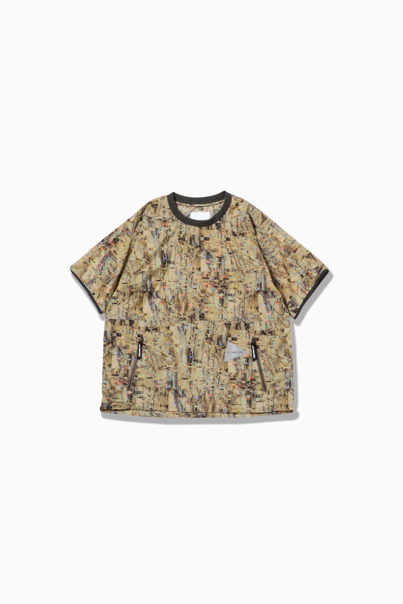 【アンドワンダー/and wander】のPERTEX printed wind T インテリア・キッズ・メンズ・レディースファッション・服の通販 founy(ファニー) 　ファッション　Fashion　レディースファッション　WOMEN　プリント　Print　ポーチ　Pouch　リップ　Lip　beige|ID: prp329100004304389 ipo3291000000029844854