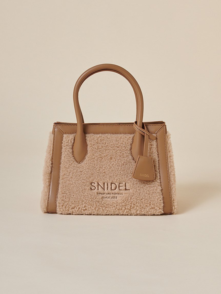 【スナイデル/SNIDEL】のボアトート インテリア・キッズ・メンズ・レディースファッション・服の通販 founy(ファニー) 　ファッション　Fashion　レディースファッション　WOMEN　バッグ　Bag　A/W・秋冬　Aw・Autumn/Winter・Fw・Fall-Winter　おすすめ　Recommend　キャンバス　Canvas　スマート　Smart　チャーム　Charm　パイピング　Piping　フェイクレザー　Faux Leather　フロント　Front　ポケット　Pocket　ポーチ　Pouch　マグネット　Magnet　モコモコ　Fluffy　モチーフ　Motif　人気　Popularity　定番　Standard　財布　Wallet　LBEG[035]|ID: prp329100004306142 ipo3291000000029858510