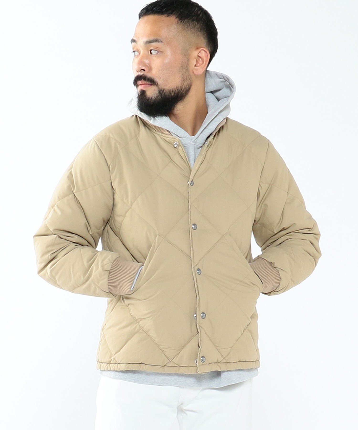 【ビームス/BEAMS / MEN】のREMI RELIEF * BEAMS PLUS / 別注 Quilt Down Jacket 人気、トレンドファッション・服の通販 founy(ファニー) 　ファッション　Fashion　メンズファッション　MEN　アウトドア　Outdoor　キルト　Quilt　クラシック　Classic　ジャカード　Jacquard　ジャケット　Jacket　ダウン　Down　バランス　Balance　パターン　Pattern　フェザー　Feather　フロント　Front　別注　Special Order　 other-1|ID: prp329100004312334 ipo3291000000029902070