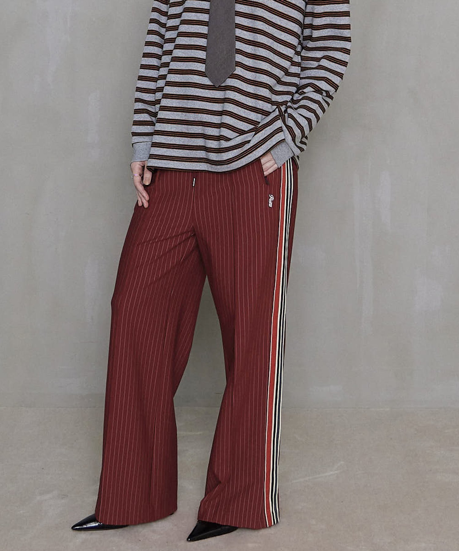 【メゾンスペシャル/MAISON SPECIAL】のSide Line Jersey Straight Pants インテリア・キッズ・メンズ・レディースファッション・服の通販 founy(ファニー) 　ファッション　Fashion　レディースファッション　WOMEN　パンツ　Pants　クラシカル　Classical　ジャケット　Jacket　ジャージ　Jersey　ストライプ　Stripe　ストレート　Straight　スポーツ　Sports　スポーティ　Sporty　セットアップ　Set Up　定番　Standard　バランス　Balance　フォーマル　Formal　ミックス　Mix　リラックス　Relax　BRD|ID: prp329100004313733 ipo3291000000029913707