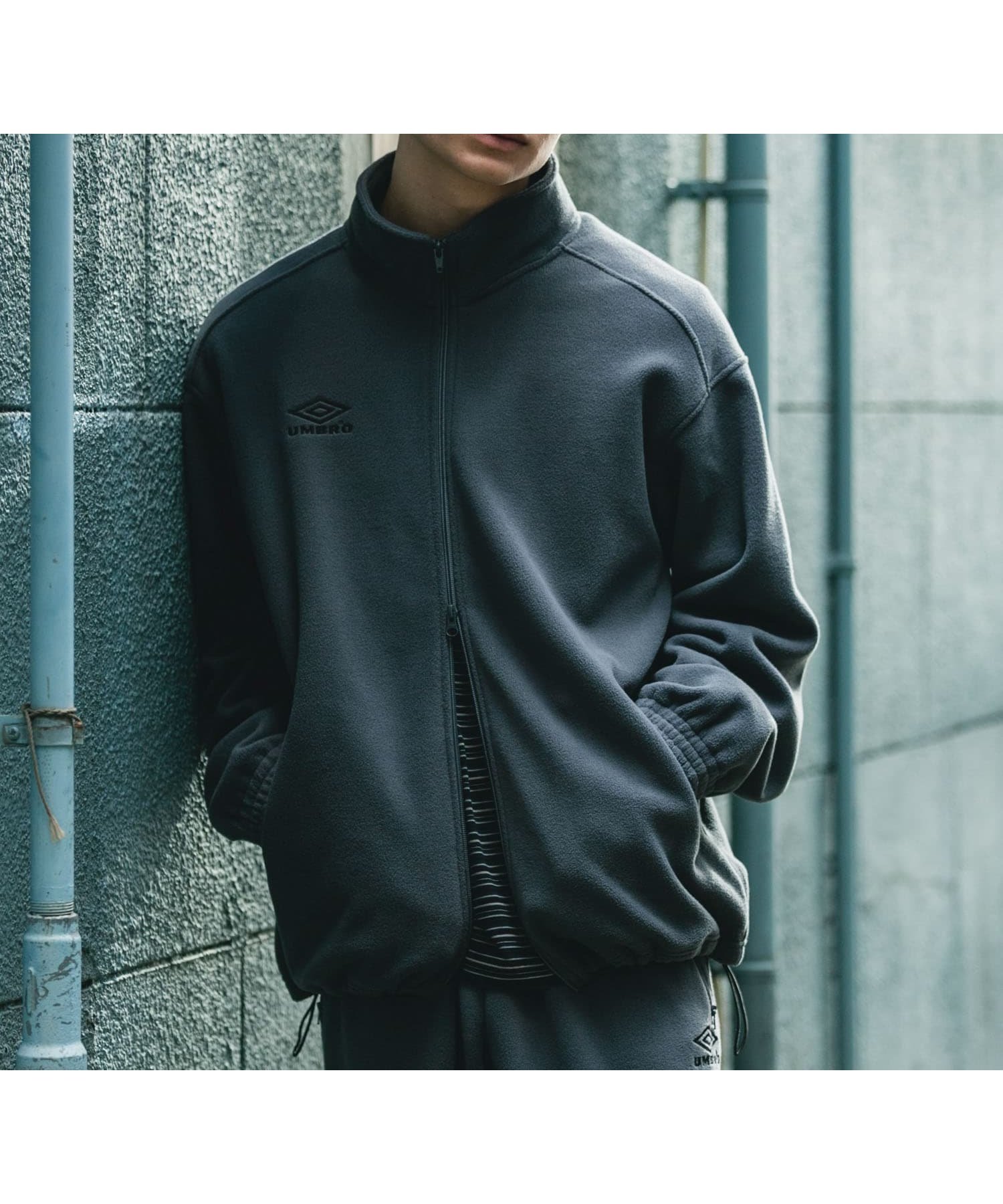 【アーバンリサーチ ドアーズ/URBAN RESEARCH DOORS / MEN】の『別注』UMBRO*DOORS FLEECE JACKET インテリア・キッズ・メンズ・レディースファッション・服の通販 founy(ファニー) 　ファッション　Fashion　メンズファッション　MEN　コレクション　Collection　サッカー　Soccer　スウェット　Sweat　スポーツ　Sports　セットアップ　Set Up　人気　Popularity　別注　Special Order　リラックス　Relax　A/W・秋冬　Aw・Autumn/Winter・Fw・Fall-Winter　冬　Winter　おすすめ　Recommend　2024年　2024　2024-2025秋冬・A/W　Aw/Autumn/Winter/Fw/Fall/2024-2025　CHARCOAL|ID: prp329100004323098 ipo3291000000030283889