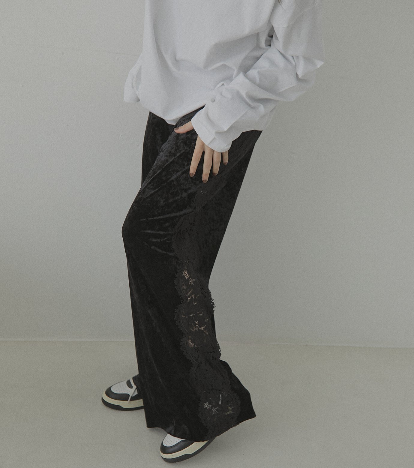 【ルシェル ブルー/LE CIEL BLEU】のサイドレースパンツ / Side Lace Pants 人気、トレンドファッション・服の通販 founy(ファニー) 　ファッション　Fashion　レディースファッション　WOMEN　パンツ　Pants　ベロア　Velor　レース　Race　 other-1|ID: prp329100004325010 ipo3291000000030013447