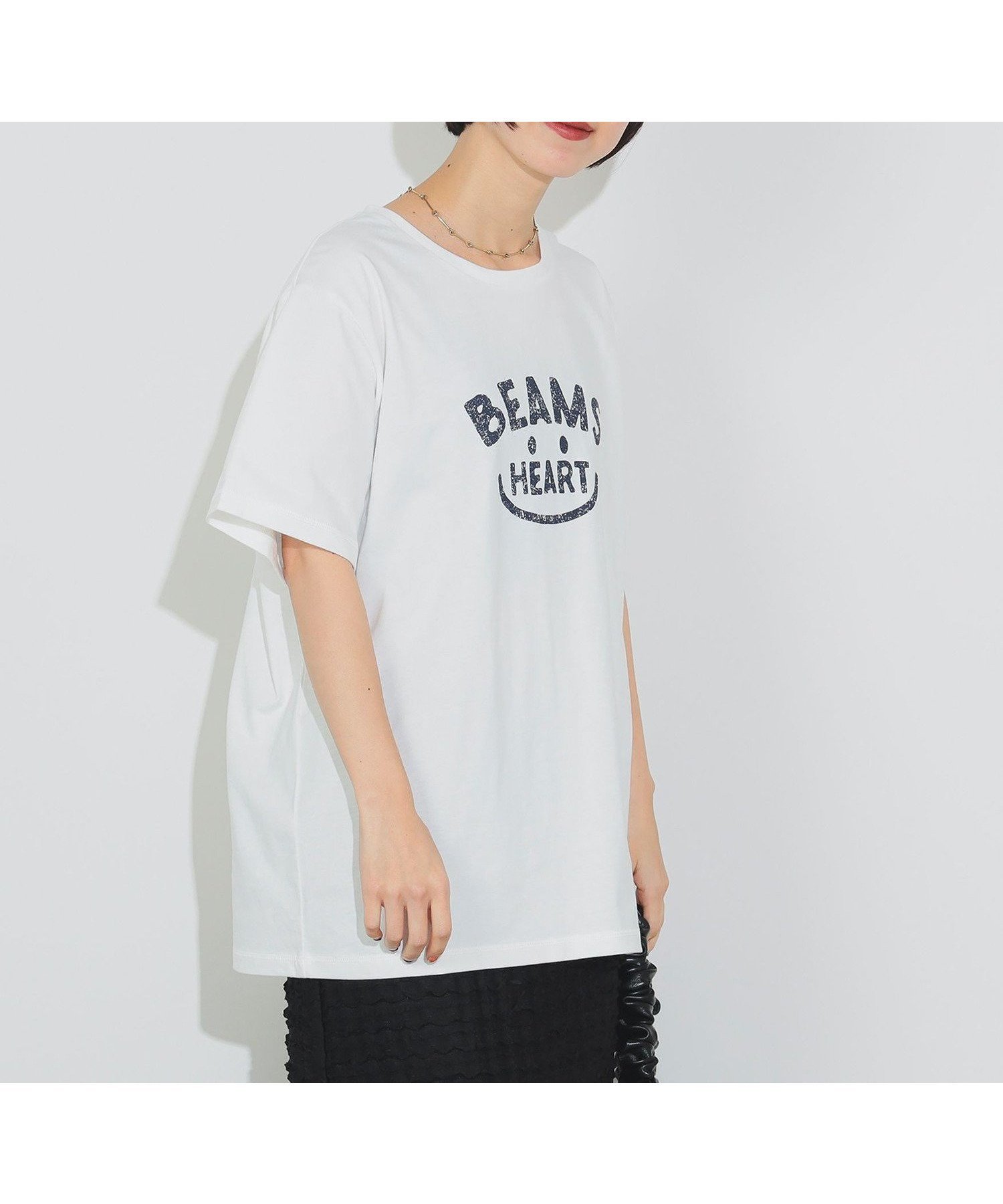 【ビームス ハート/BEAMS HEART】のスマイルロゴ Tシャツ(M~L) インテリア・キッズ・メンズ・レディースファッション・服の通販 founy(ファニー) 　ファッション　Fashion　レディースファッション　WOMEN　トップス・カットソー　Tops/Tshirt　シャツ/ブラウス　Shirts/Blouses　ロング / Tシャツ　T-Shirts　おすすめ　Recommend　インナー　Inner　コンパクト　Compact　シンプル　Simple　ジャケット　Jacket　パーカー　Hoodie　人気　Popularity　定番　Standard　OFF WHITE|ID: prp329100004339380 ipo3291000000030973822