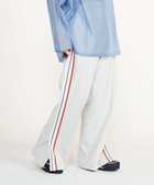 【コンバーストウキョウ/CONVERSE TOKYO】のSIDE LINE LOOSE TRACK PANTS 人気、トレンドファッション・服の通販 founy(ファニー) ファッション Fashion レディースファッション WOMEN パンツ Pants スリット Slit thumbnail ライトグレー|ID: prp329100004342151 ipo3291000000030297840